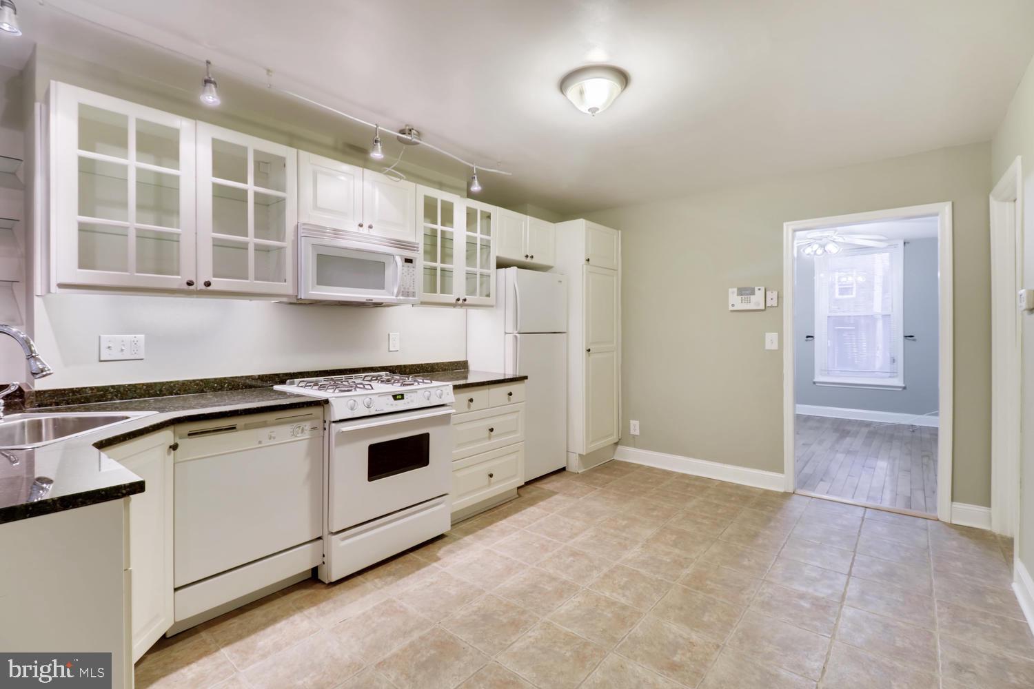 HOLLINS MARKET - Residential Lease