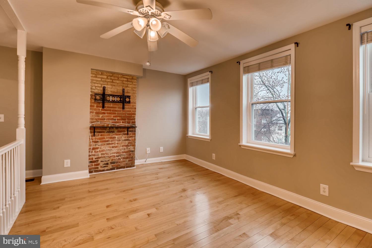 HOLLINS MARKET - Residential Lease