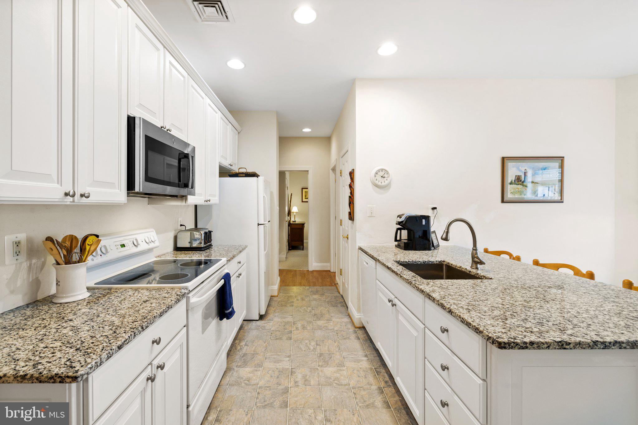 CARRIAGE HOUSE CHASE - Residential