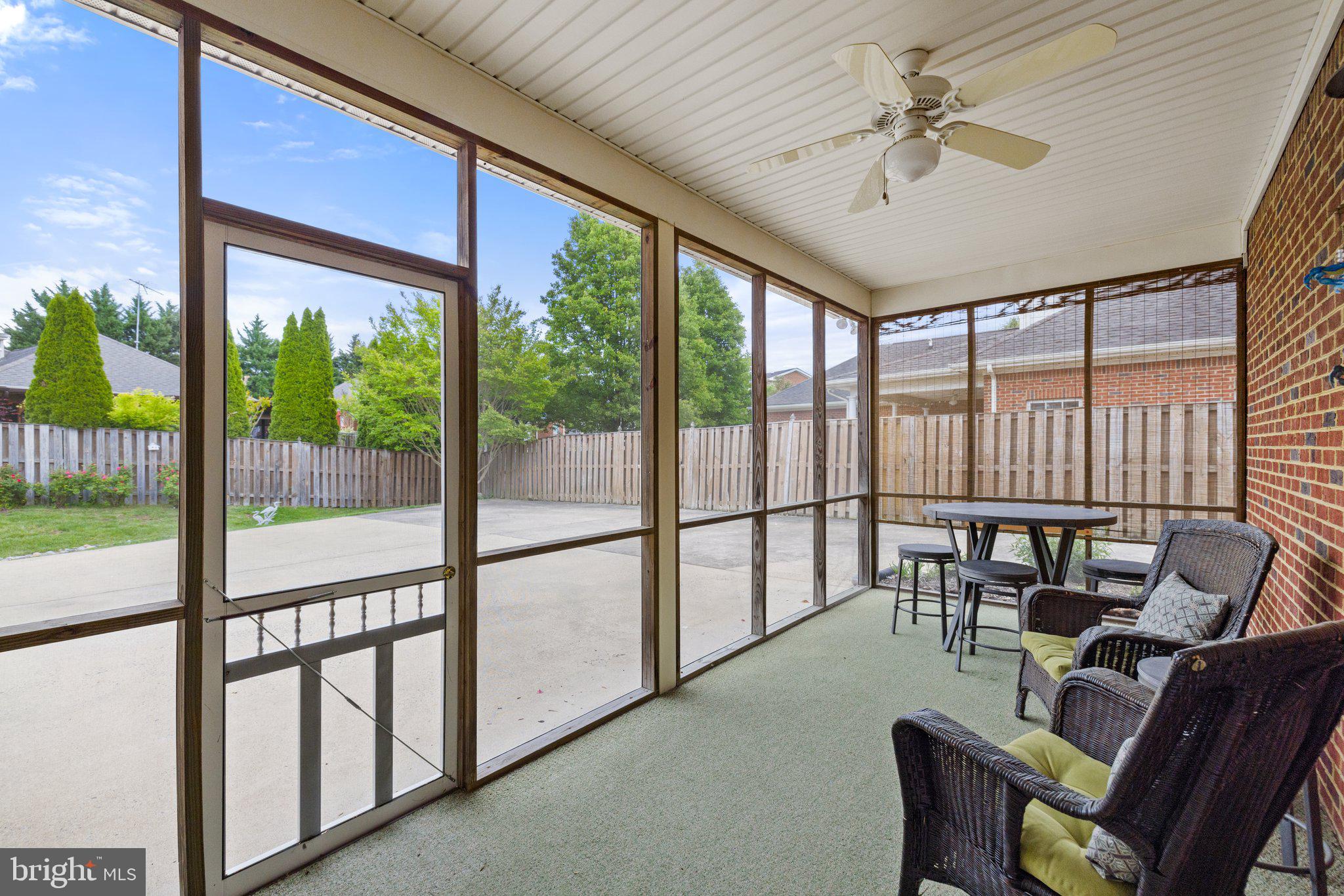 CARRIAGE HOUSE CHASE - Residential