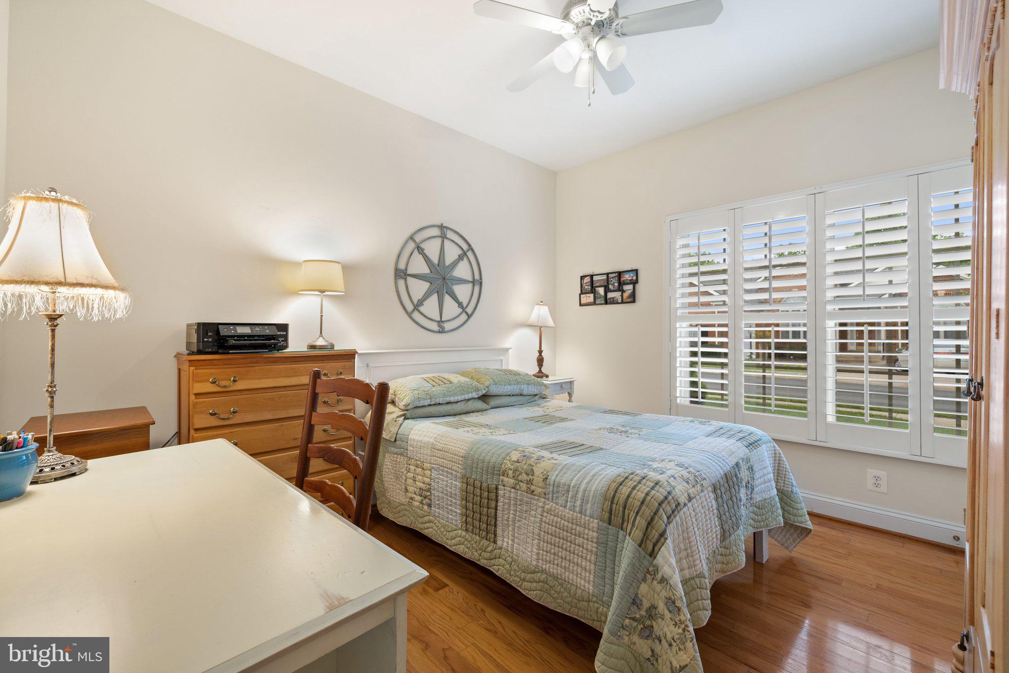 CARRIAGE HOUSE CHASE - Residential