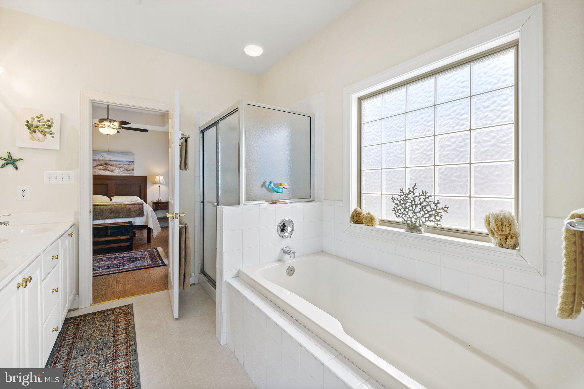 CARRIAGE HOUSE CHASE - Residential