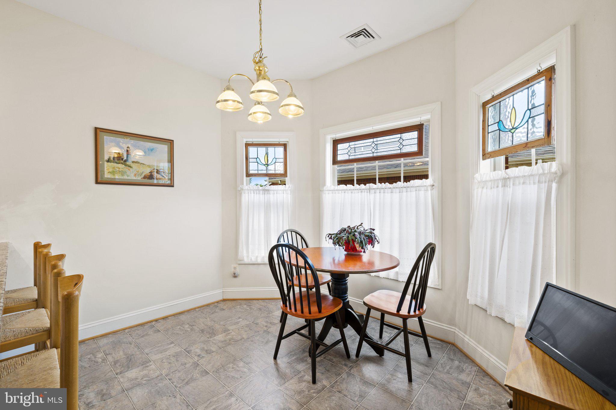 CARRIAGE HOUSE CHASE - Residential