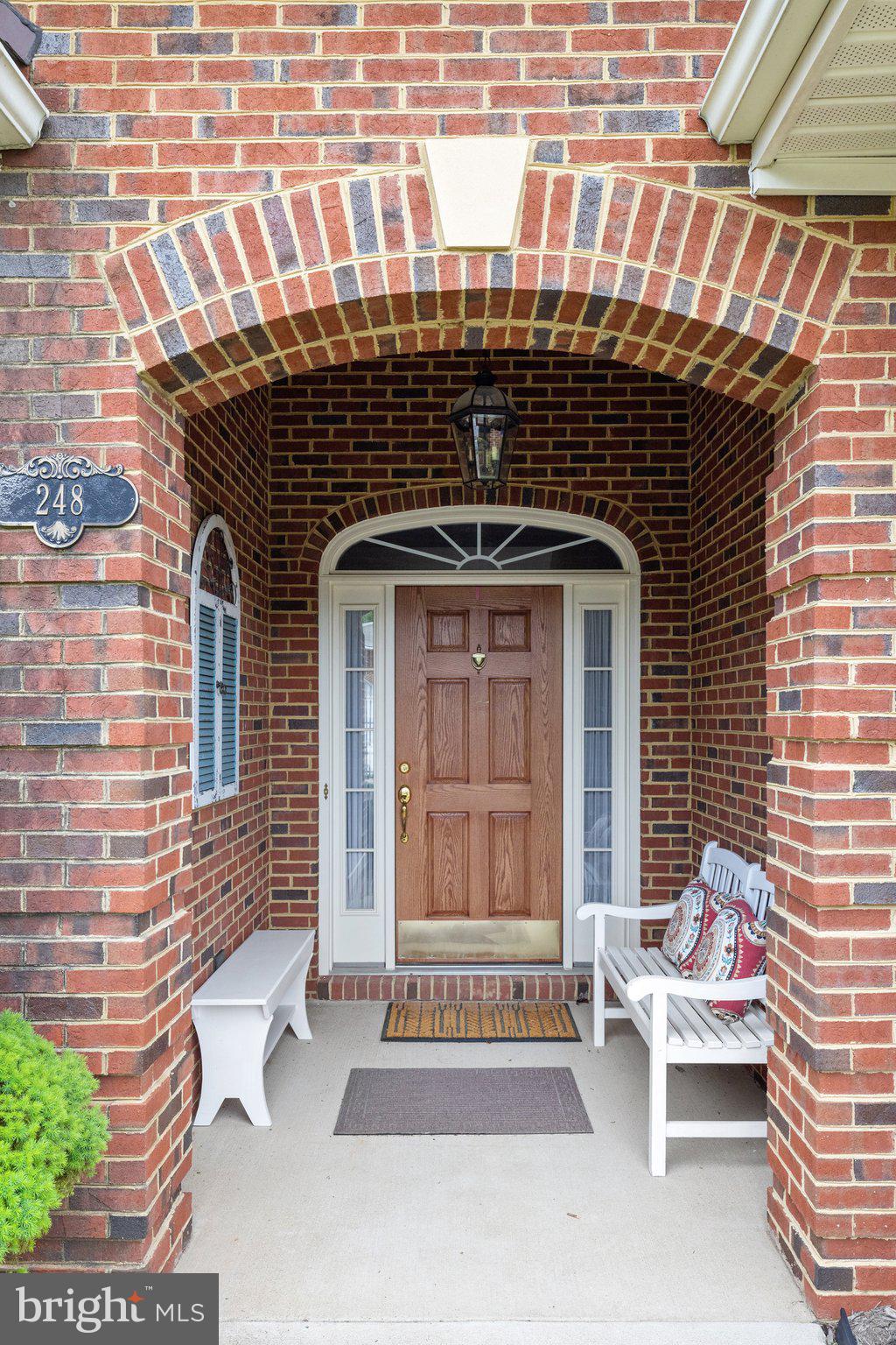 CARRIAGE HOUSE CHASE - Residential