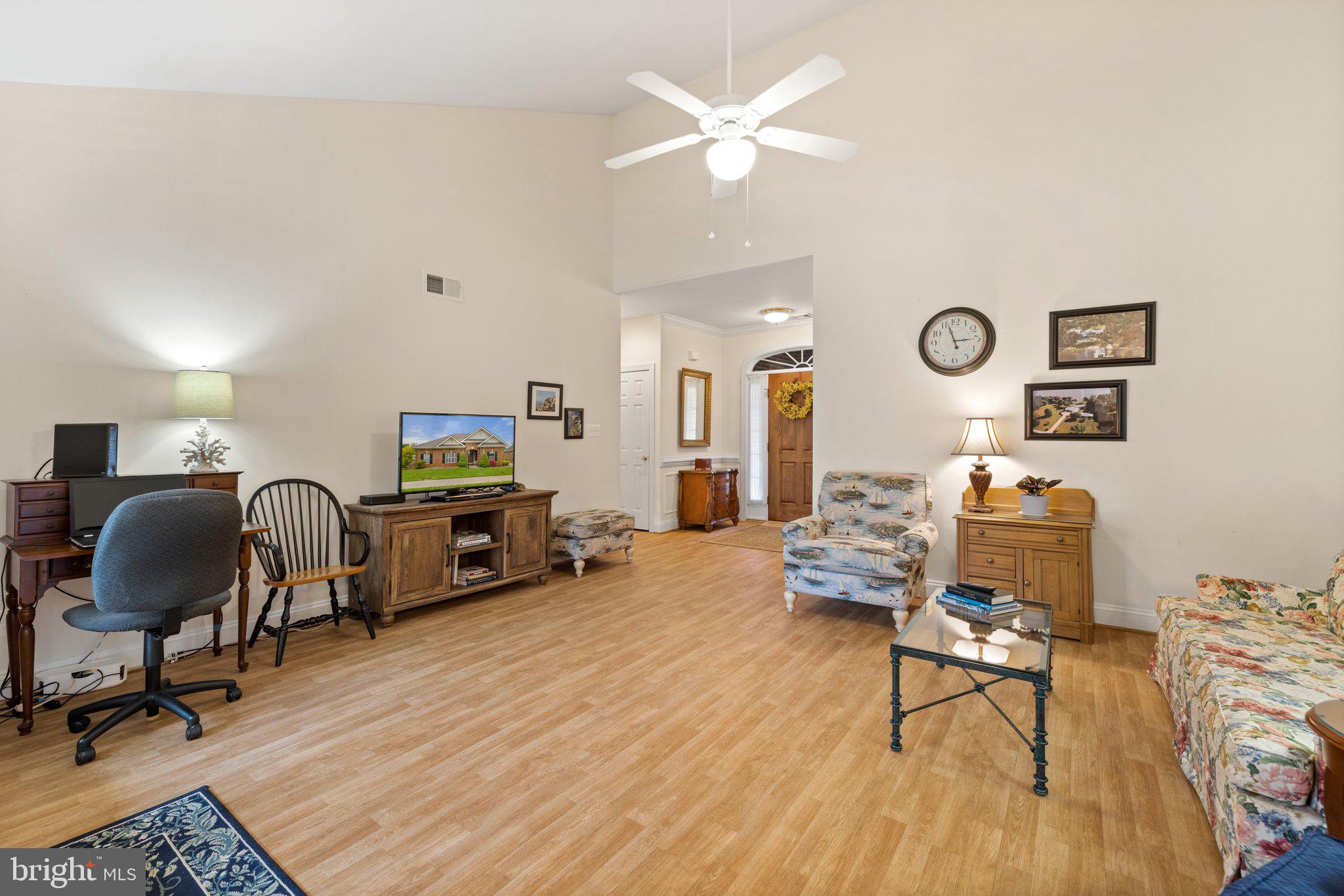 CARRIAGE HOUSE CHASE - Residential