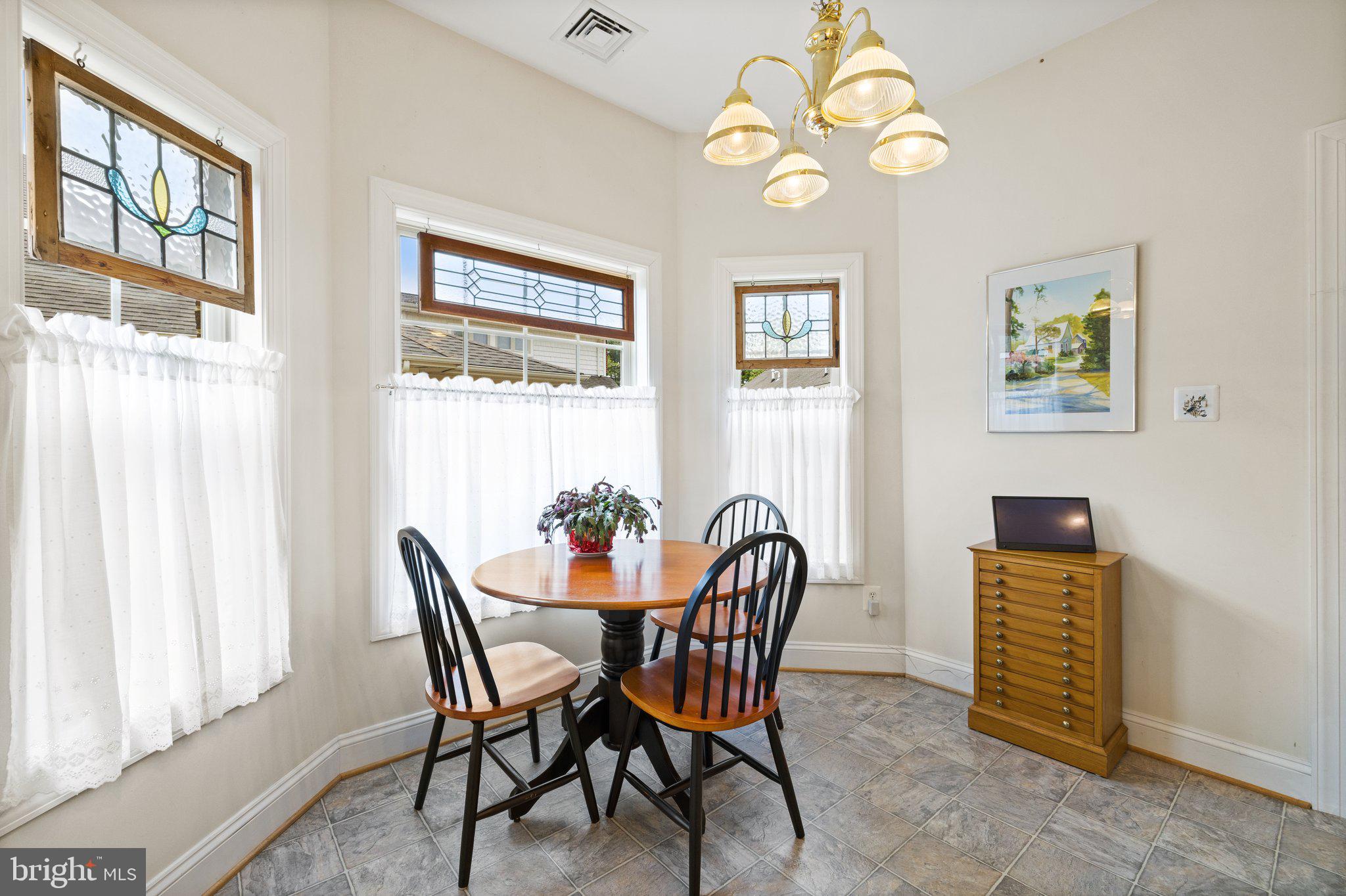 CARRIAGE HOUSE CHASE - Residential