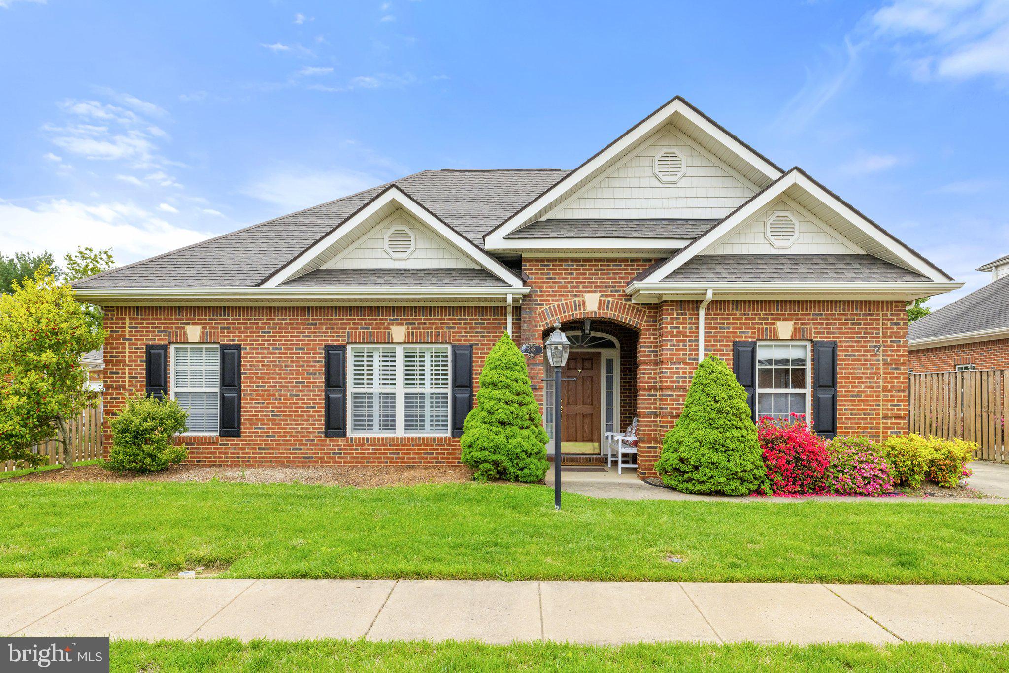 CARRIAGE HOUSE CHASE - Residential