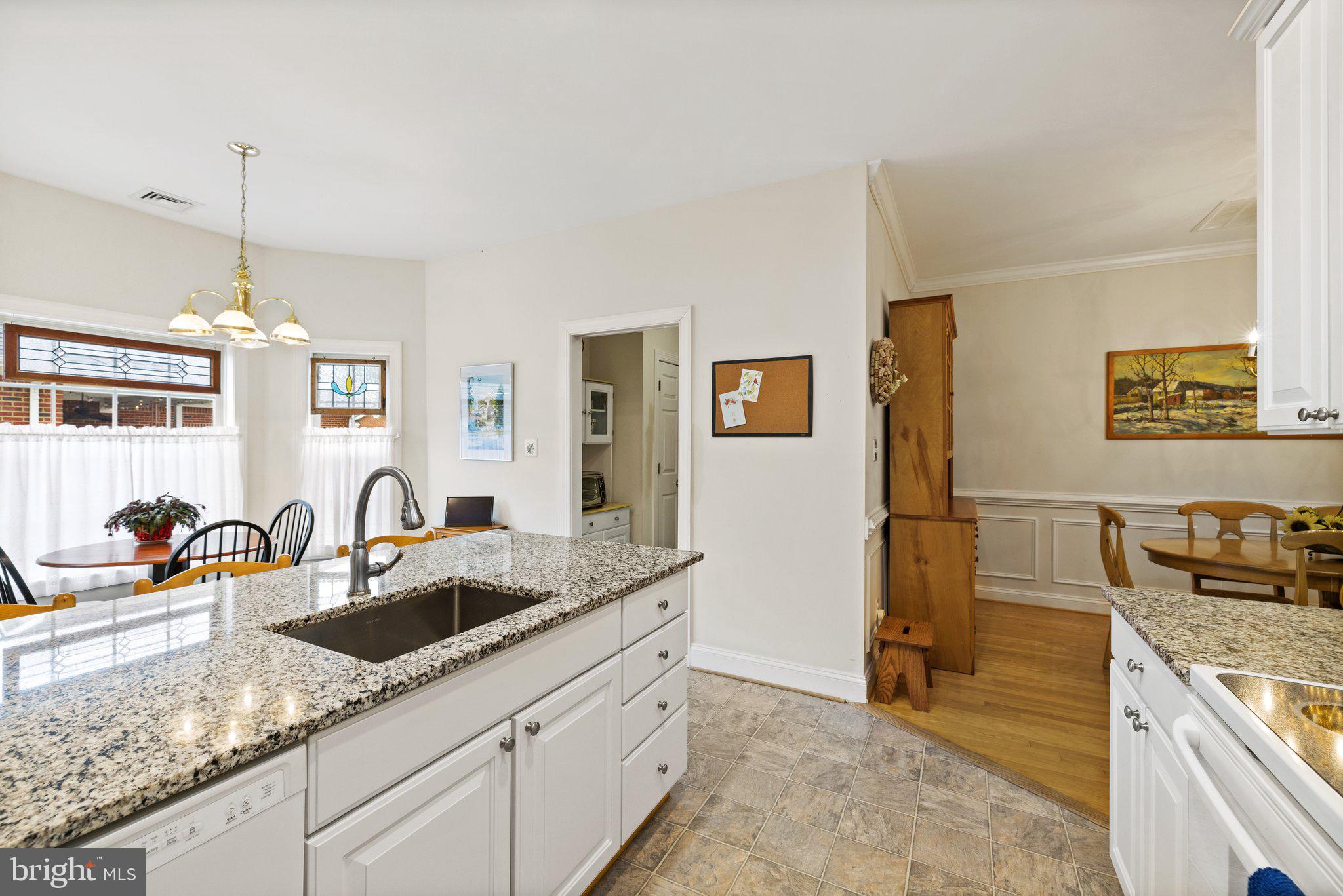 CARRIAGE HOUSE CHASE - Residential
