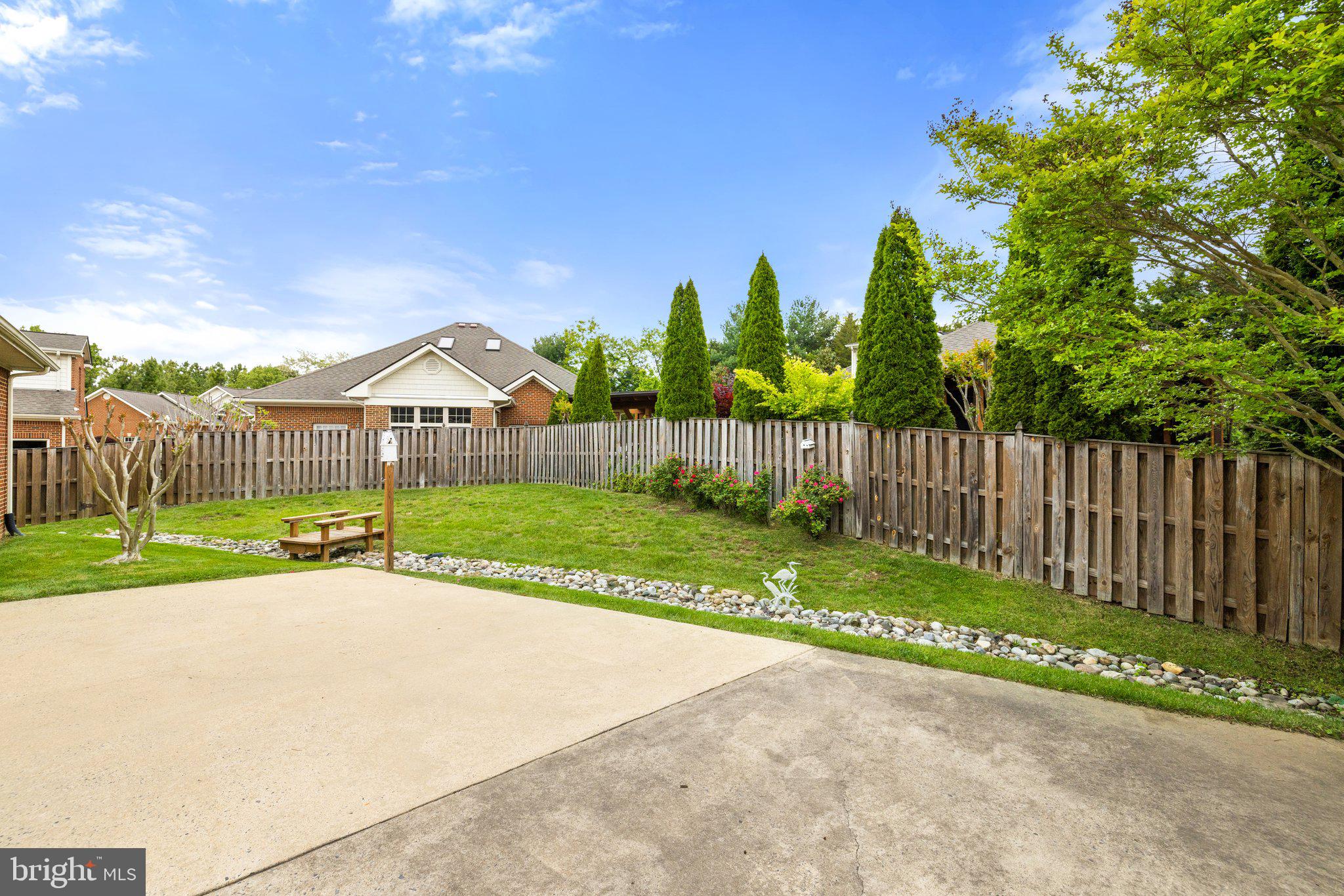 CARRIAGE HOUSE CHASE - Residential