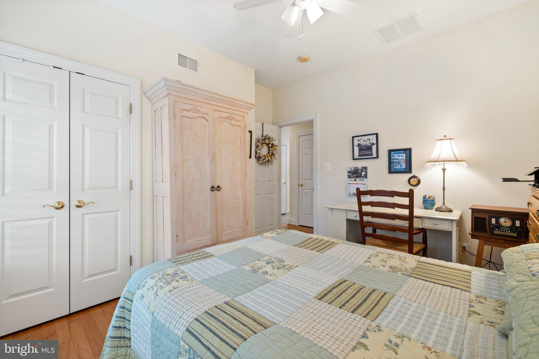CARRIAGE HOUSE CHASE - Residential