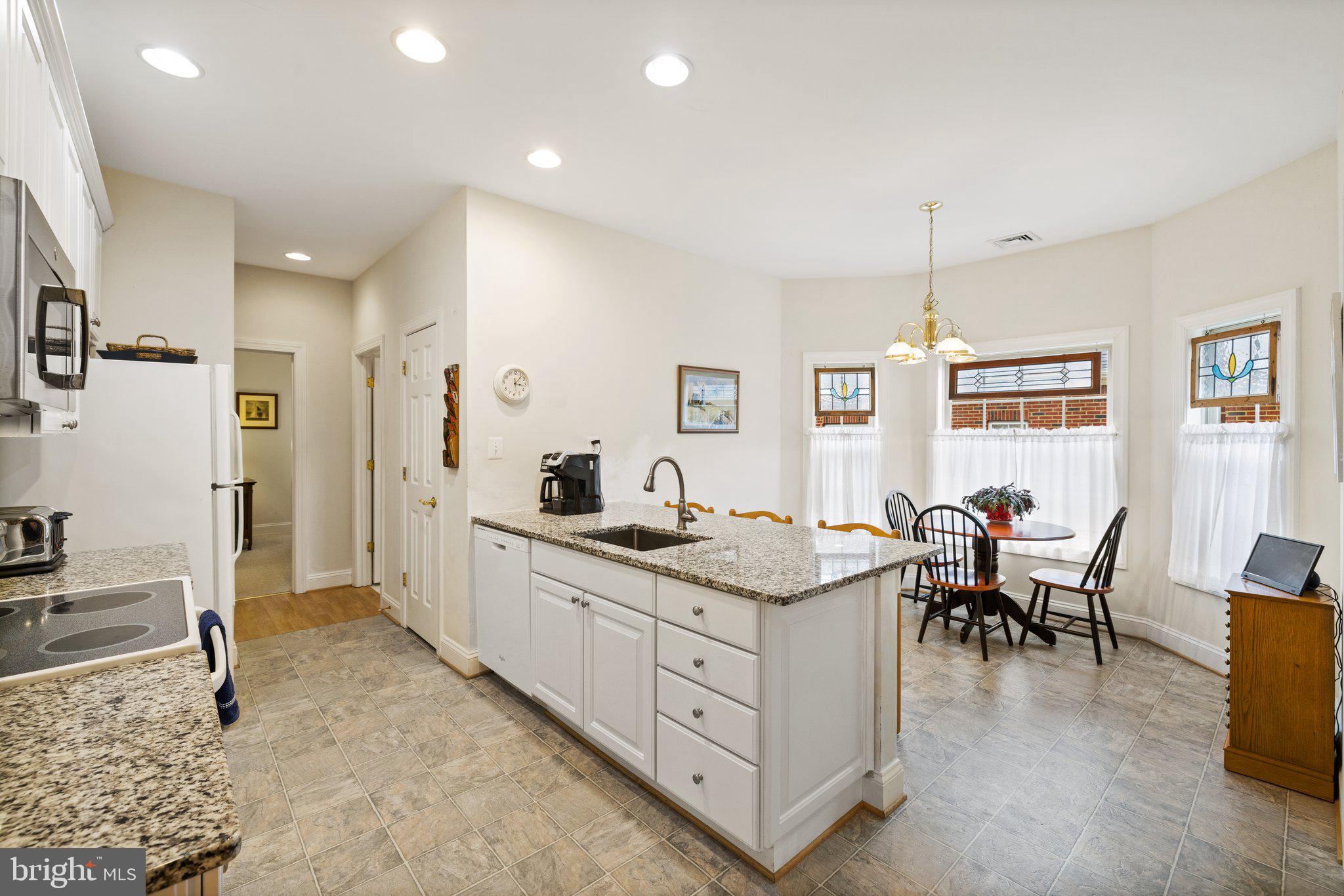 CARRIAGE HOUSE CHASE - Residential
