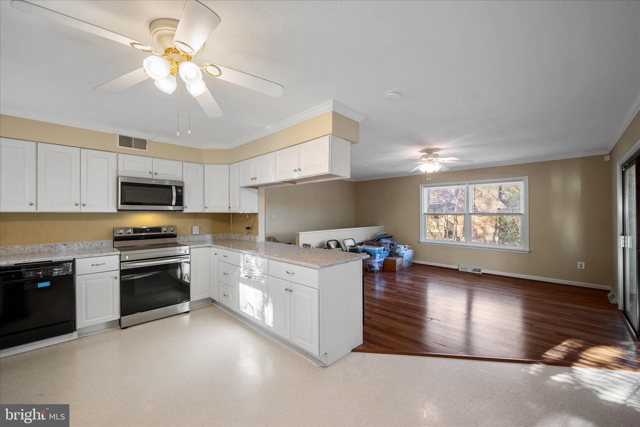 LAKE HOLIDAY ESTATES - Residential