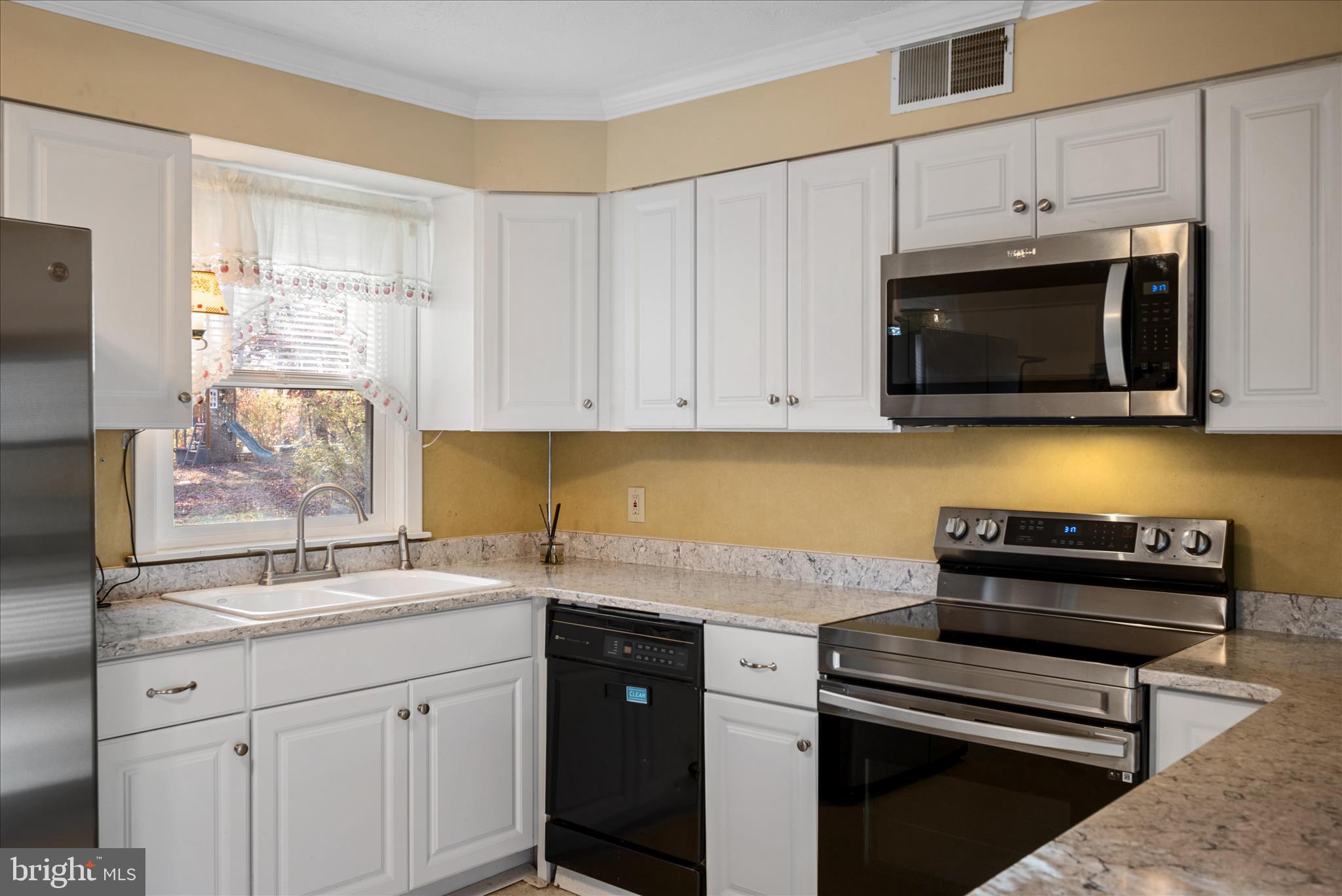 LAKE HOLIDAY ESTATES - Residential