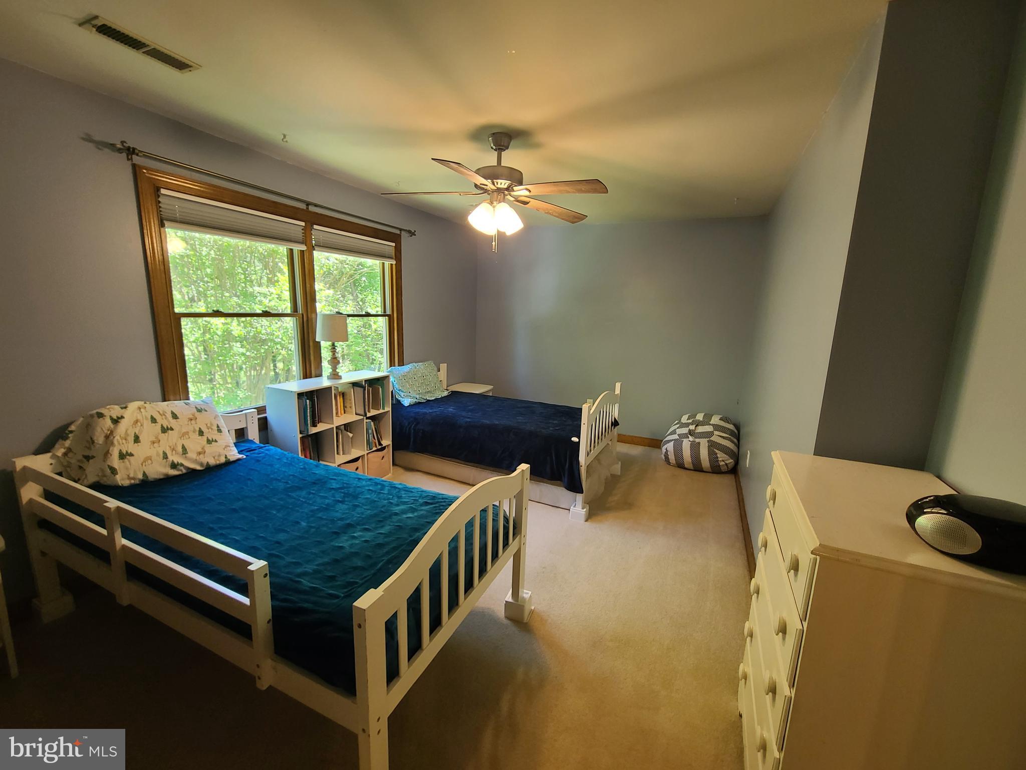 LOCH SELKIRK - Residential Lease