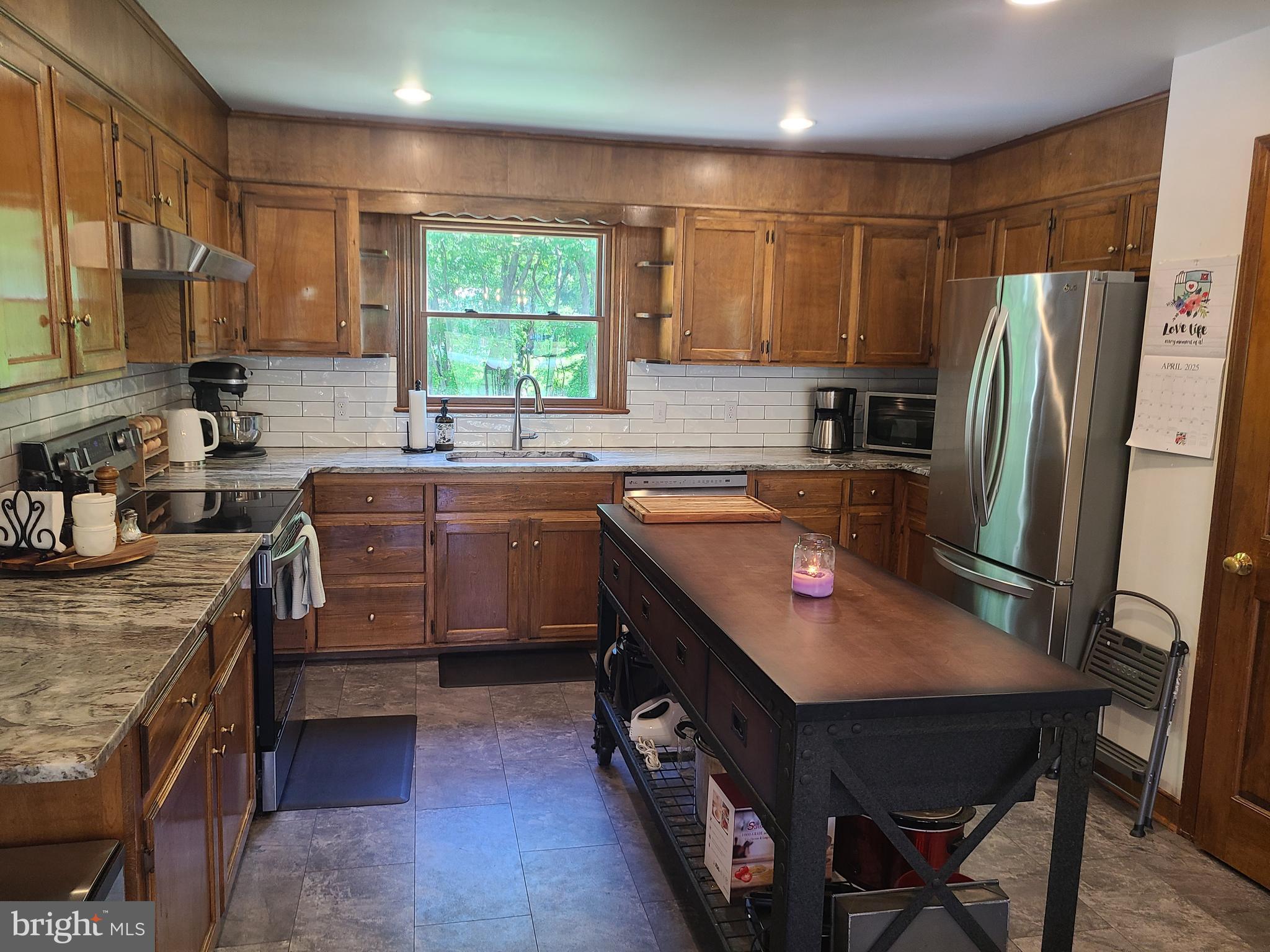 LOCH SELKIRK - Residential Lease