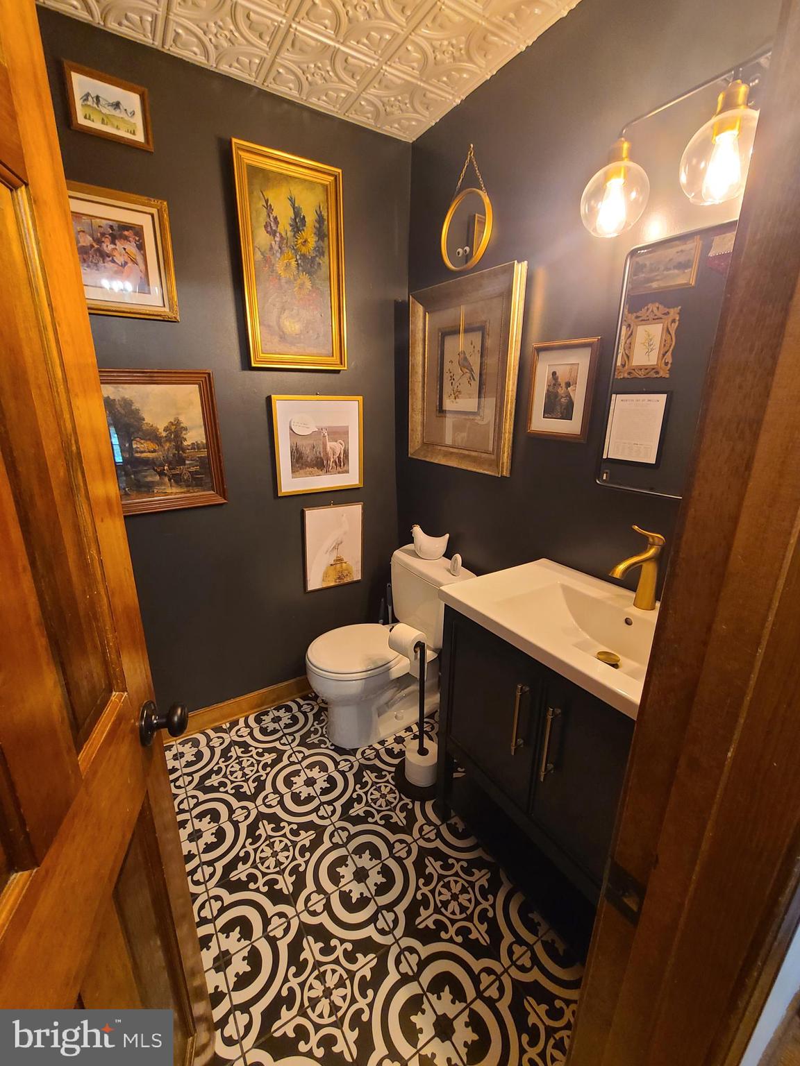 LOCH SELKIRK - Residential Lease