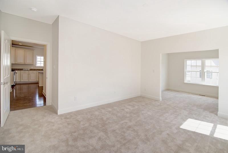 VILLAGE OF EASTRIDGE - Residential