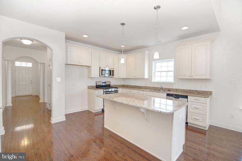 VILLAGE OF EASTRIDGE - Residential