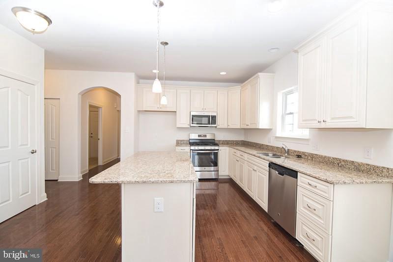 VILLAGE OF EASTRIDGE - Residential