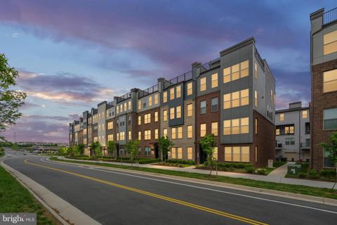 Photo of 13534 Innovation Station Loop #9A, HERNDON, VA 20171 (MLS # VAFX2308008)