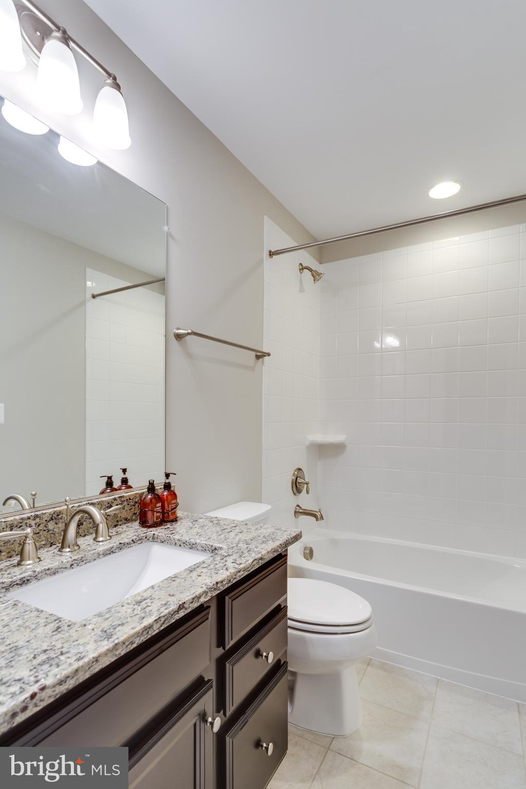 GRAYS OAKTON - Residential