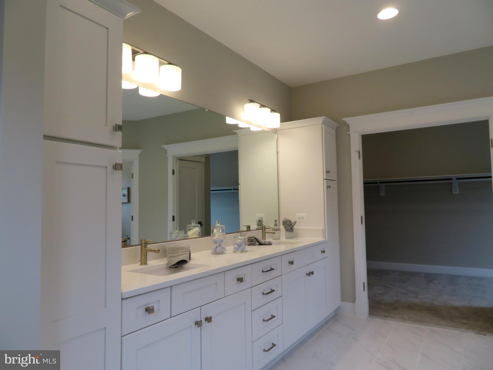 GRAYS OAKTON - Residential