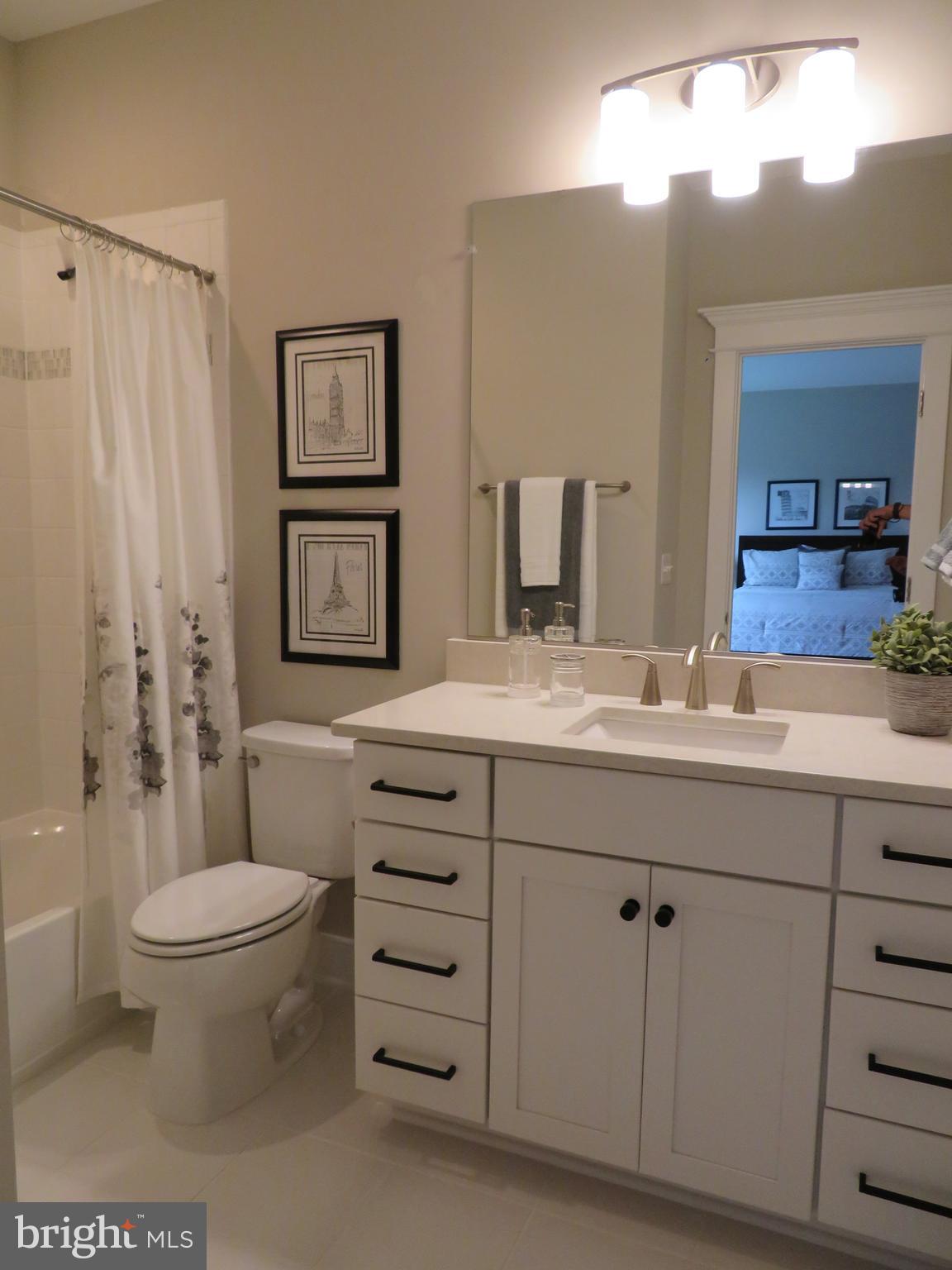 GRAYS OAKTON - Residential