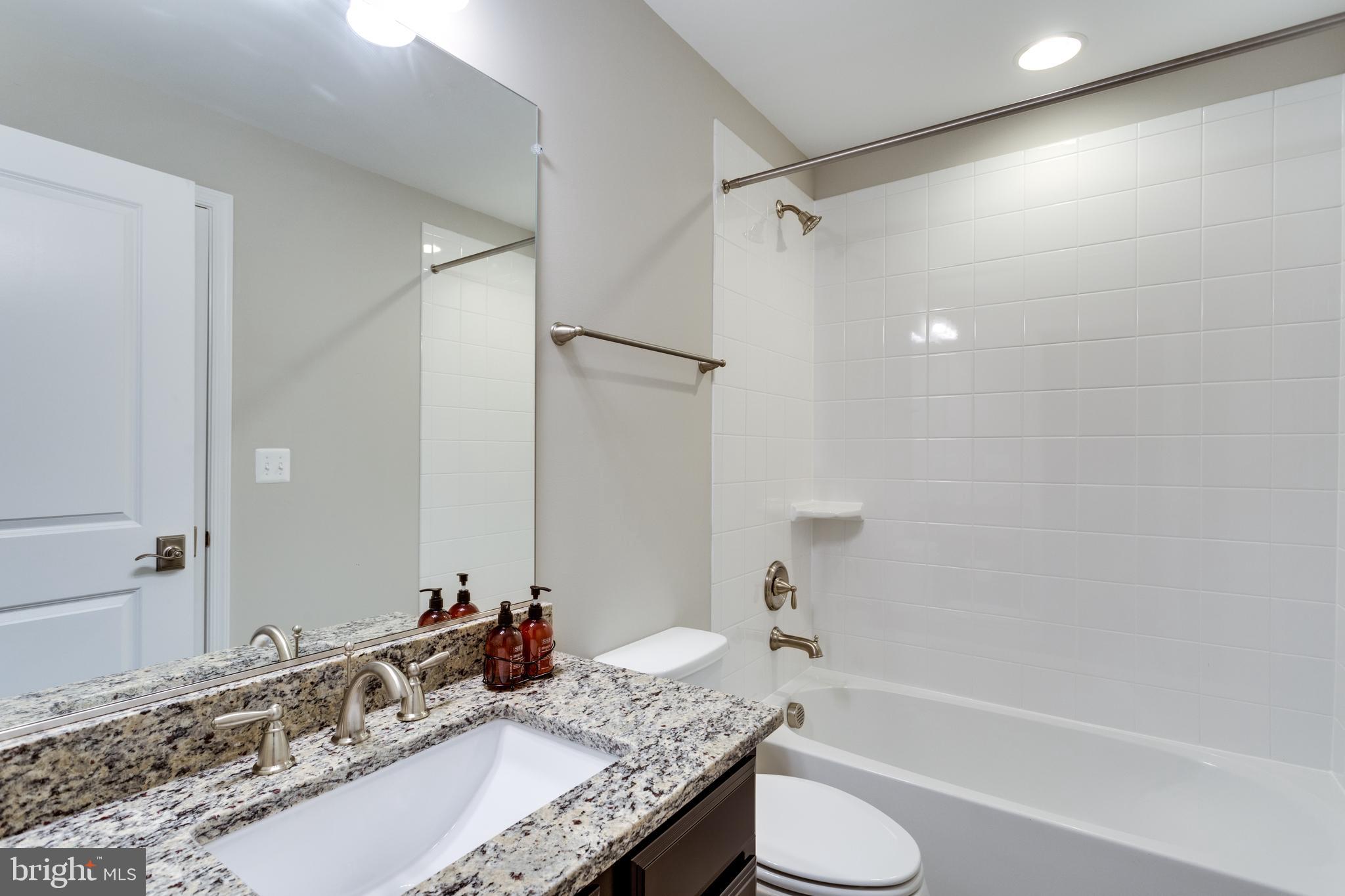 GRAYS OAKTON - Residential