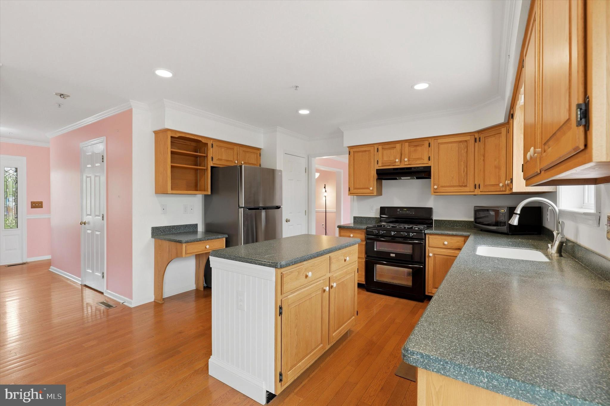 212 RED MAPLE COURT