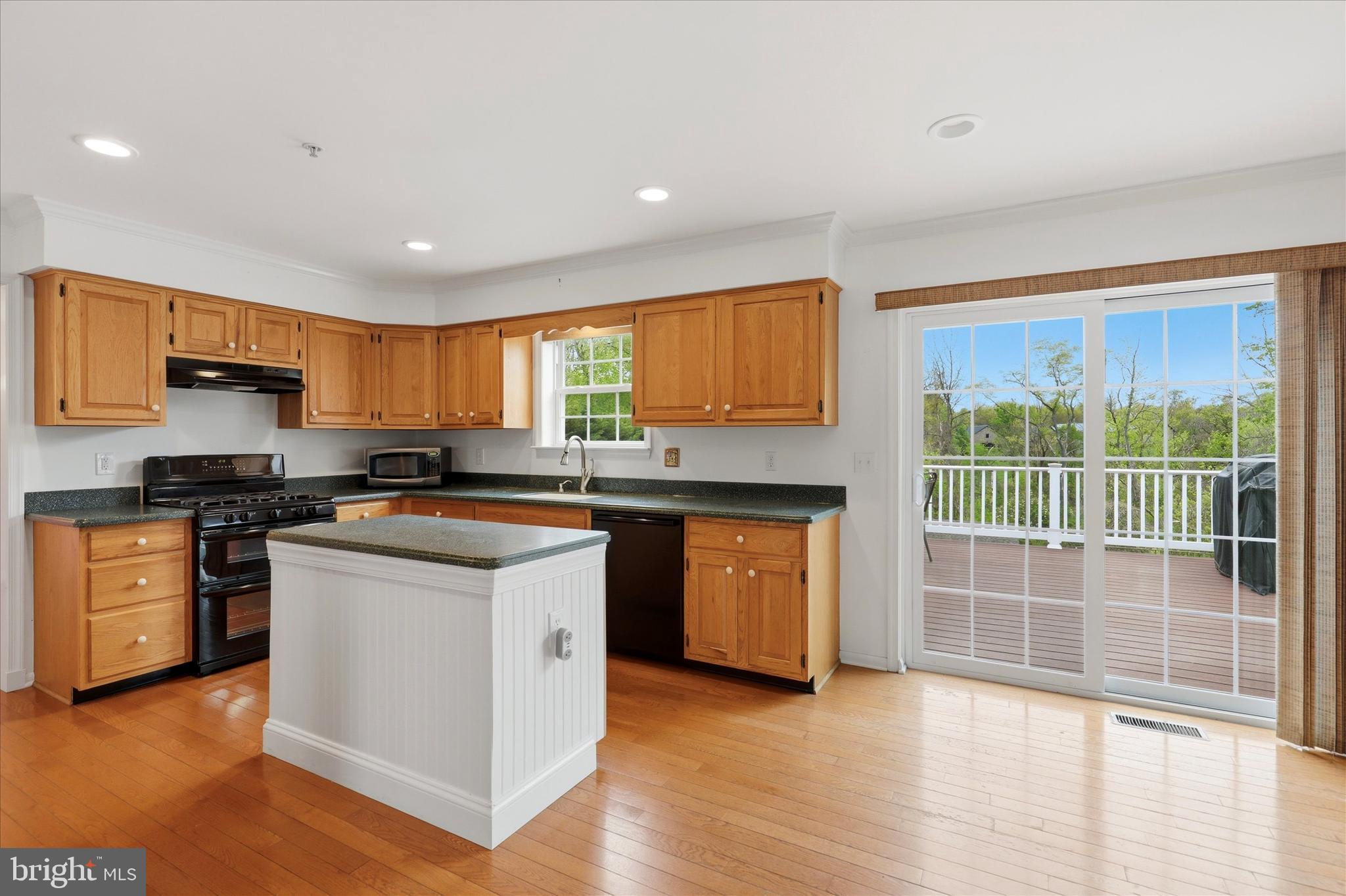 212 RED MAPLE COURT