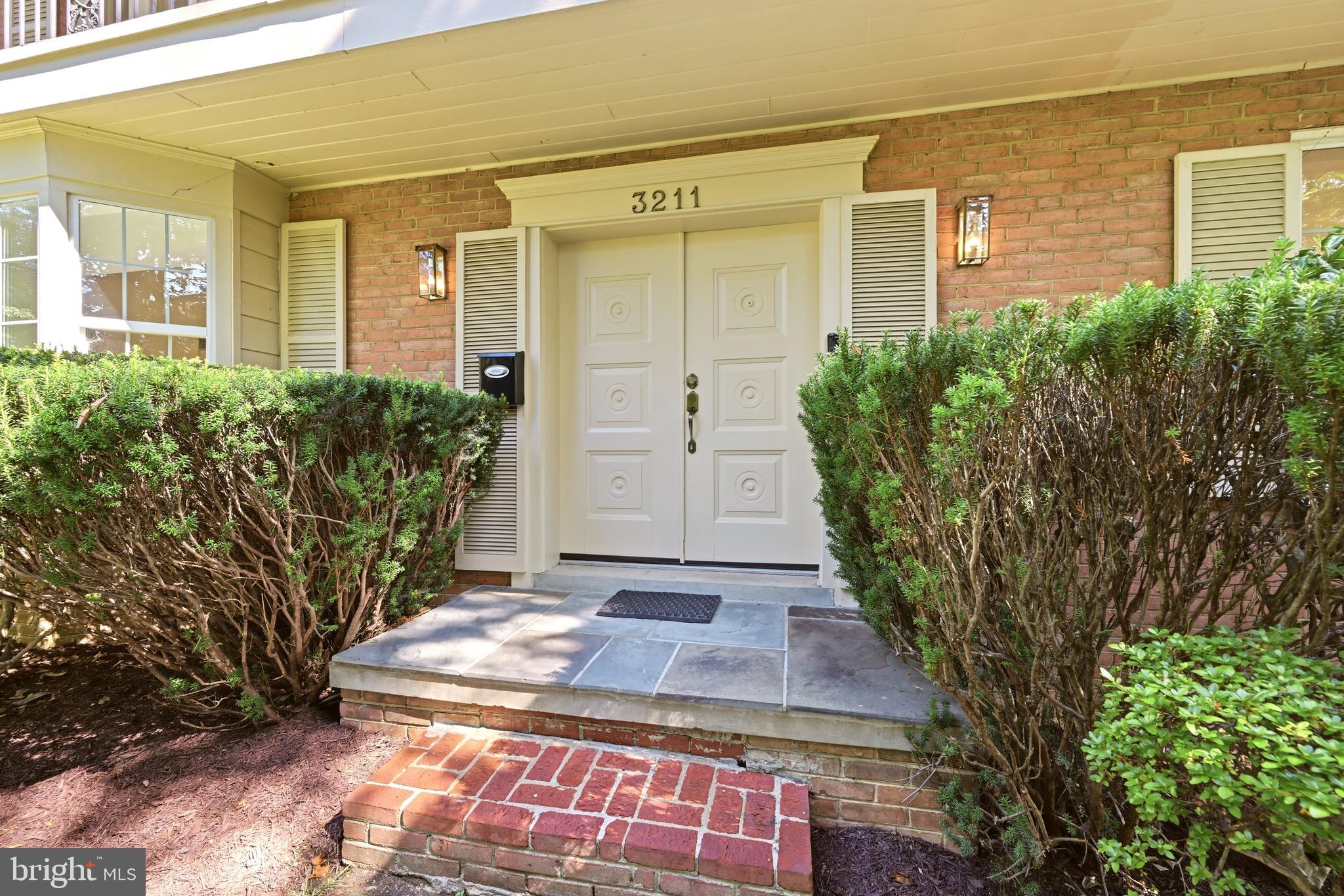 3211 FARMINGTON DRIVE