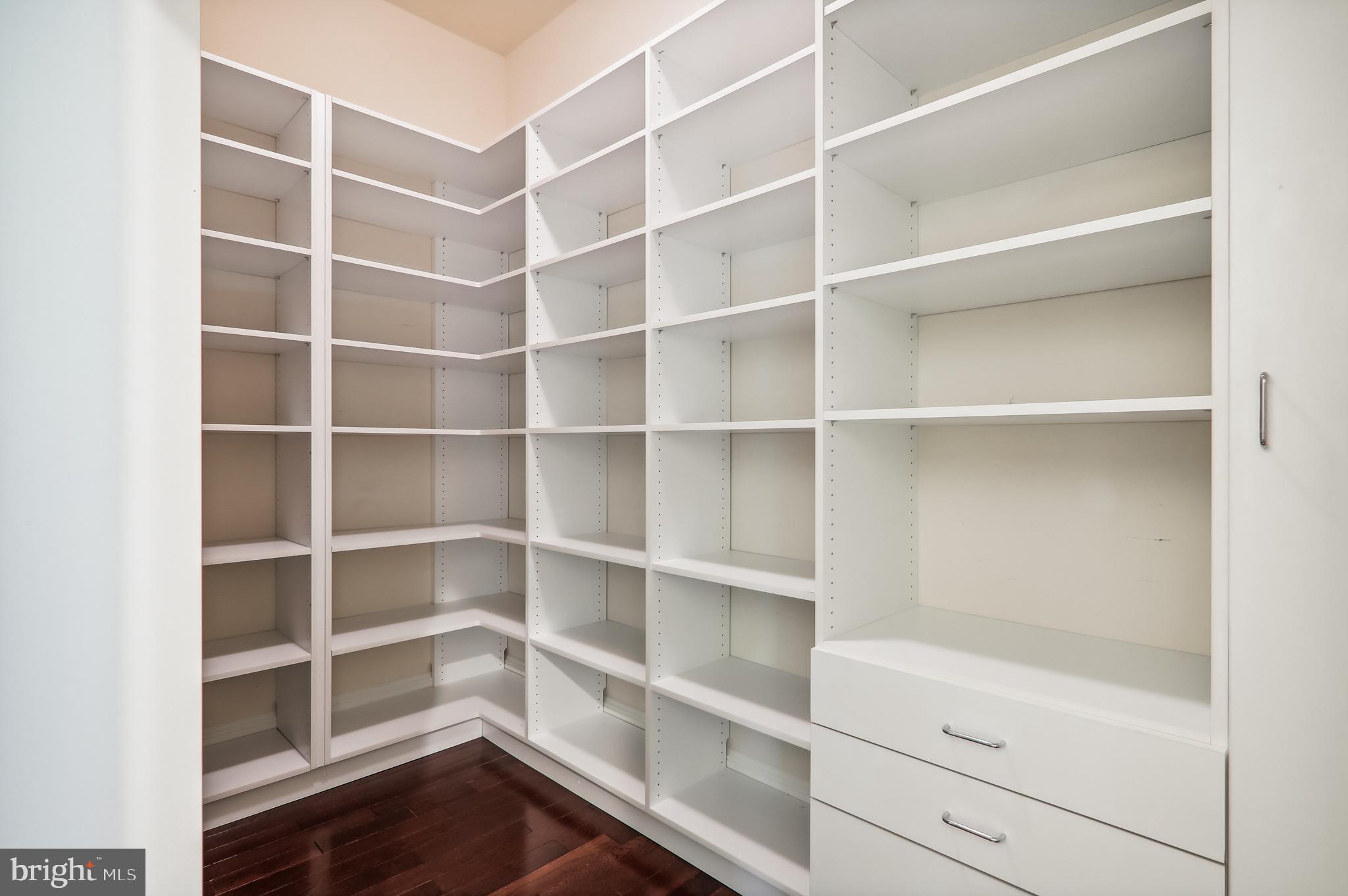 CROWN FARM - Residential