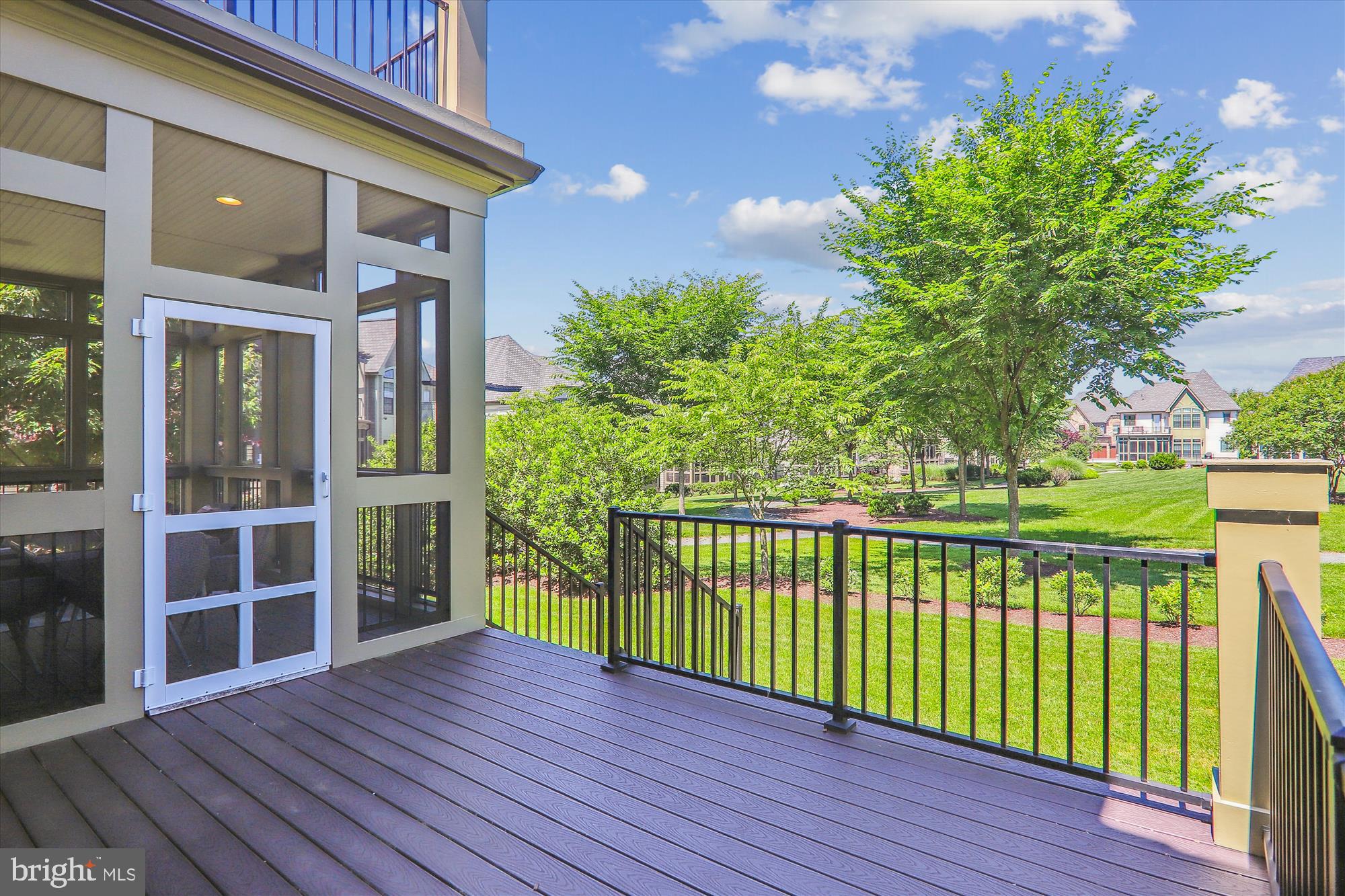 CROWN FARM - Residential