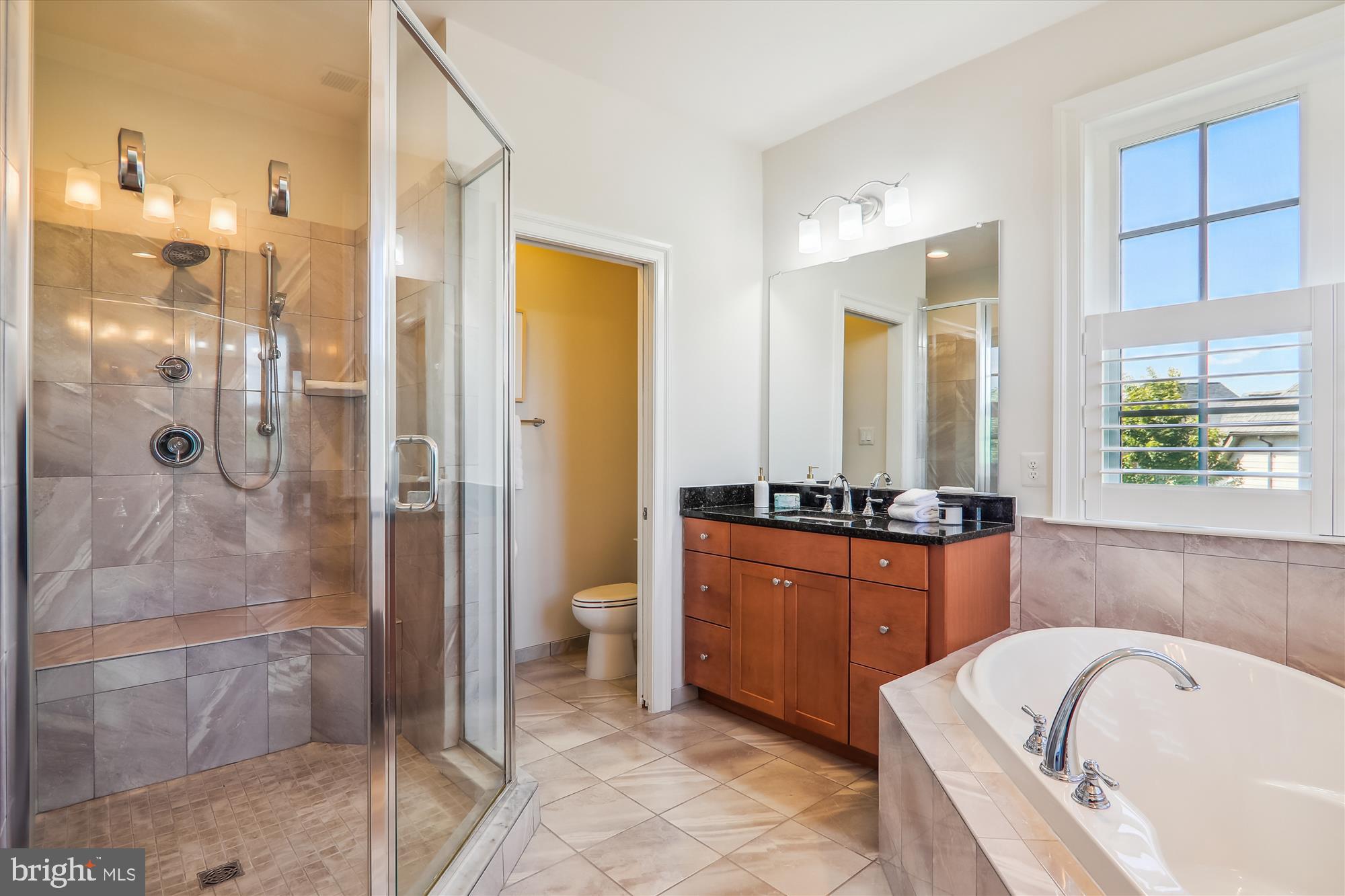 CROWN FARM - Residential