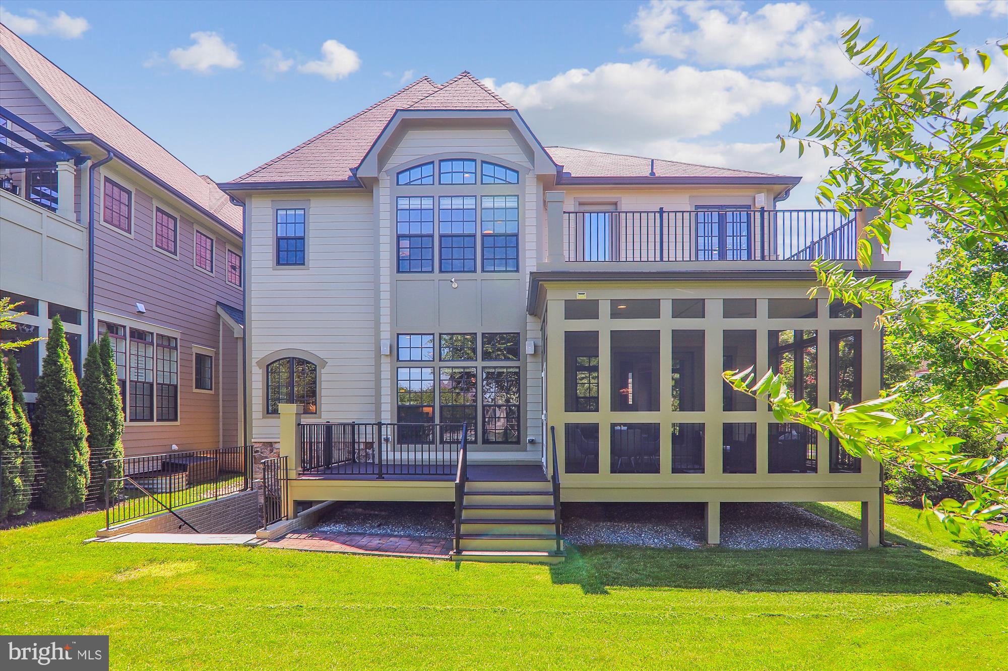 CROWN FARM - Residential