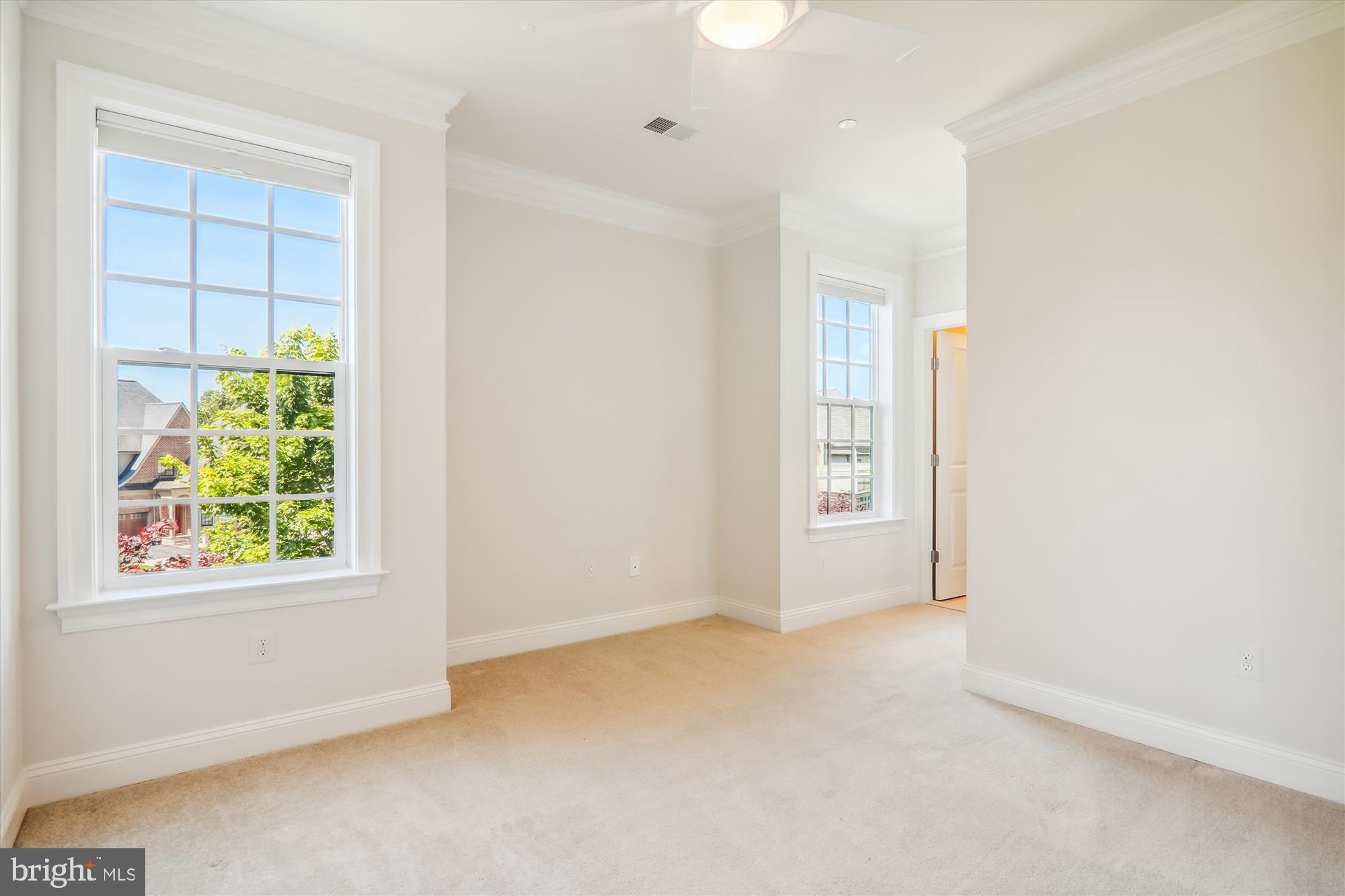 CROWN FARM - Residential