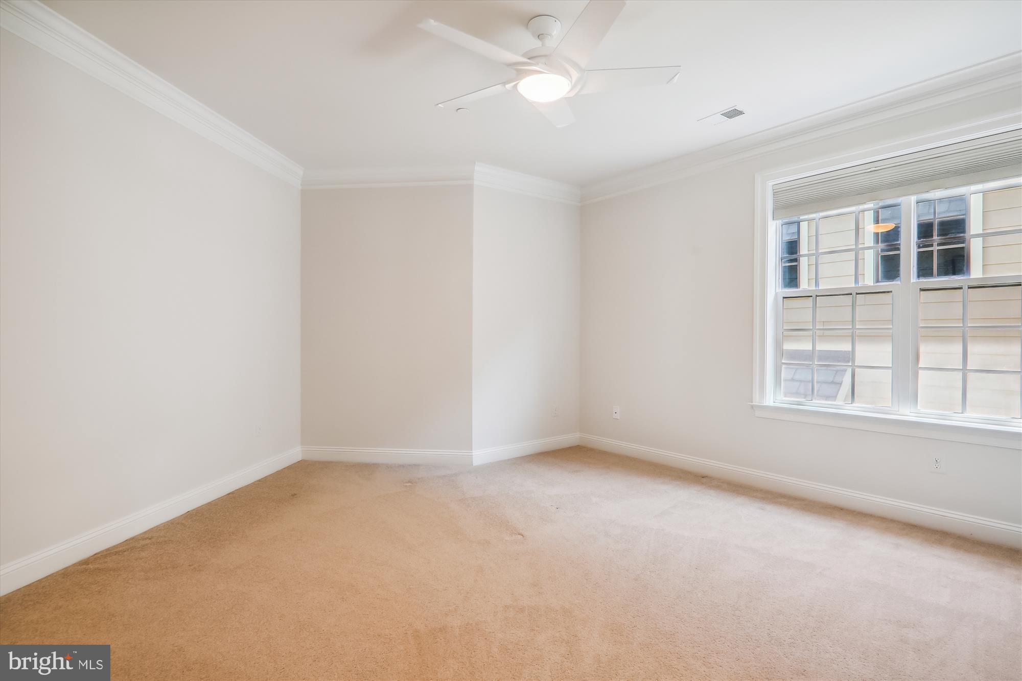 CROWN FARM - Residential