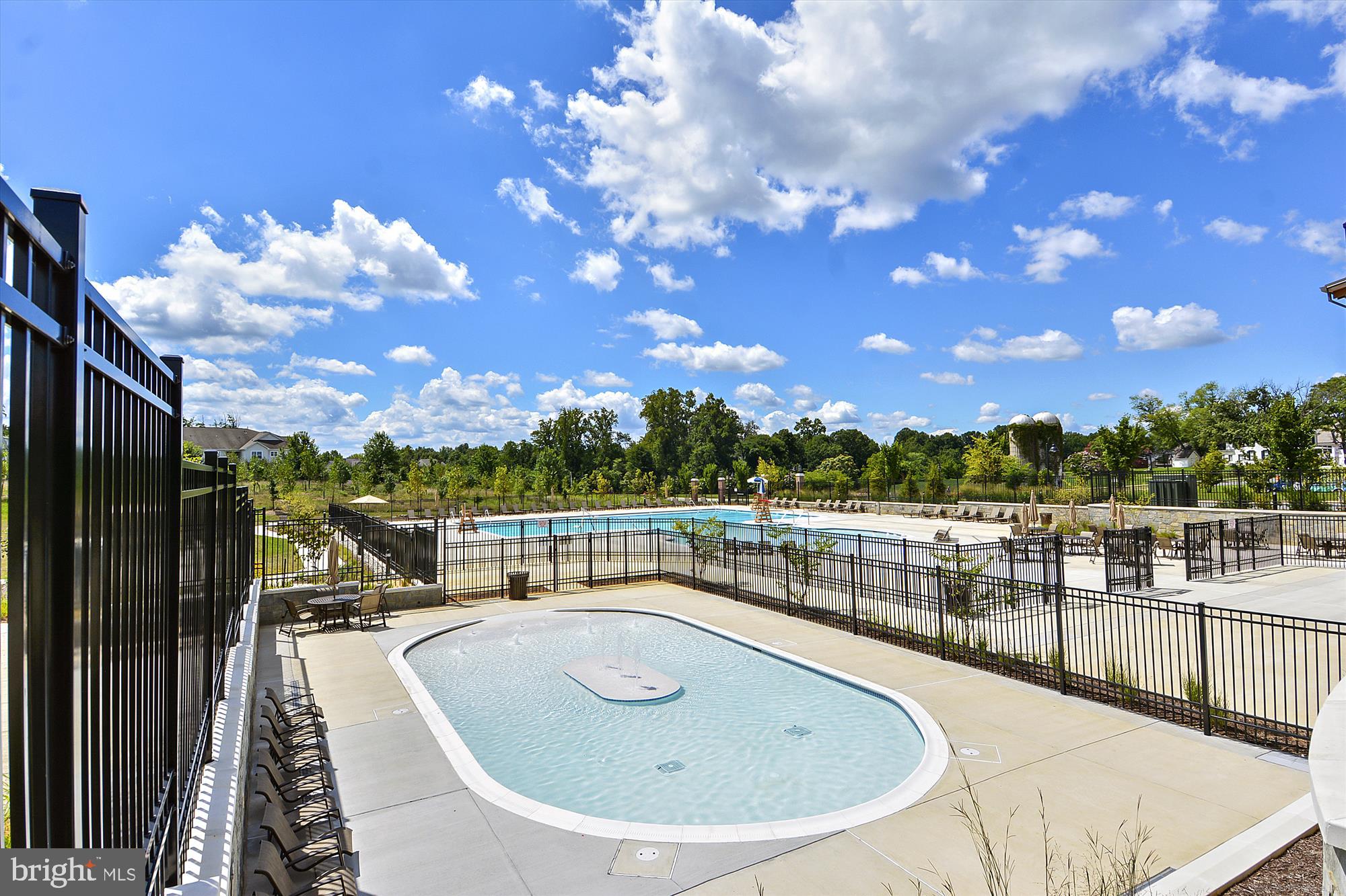 CROWN FARM - Residential