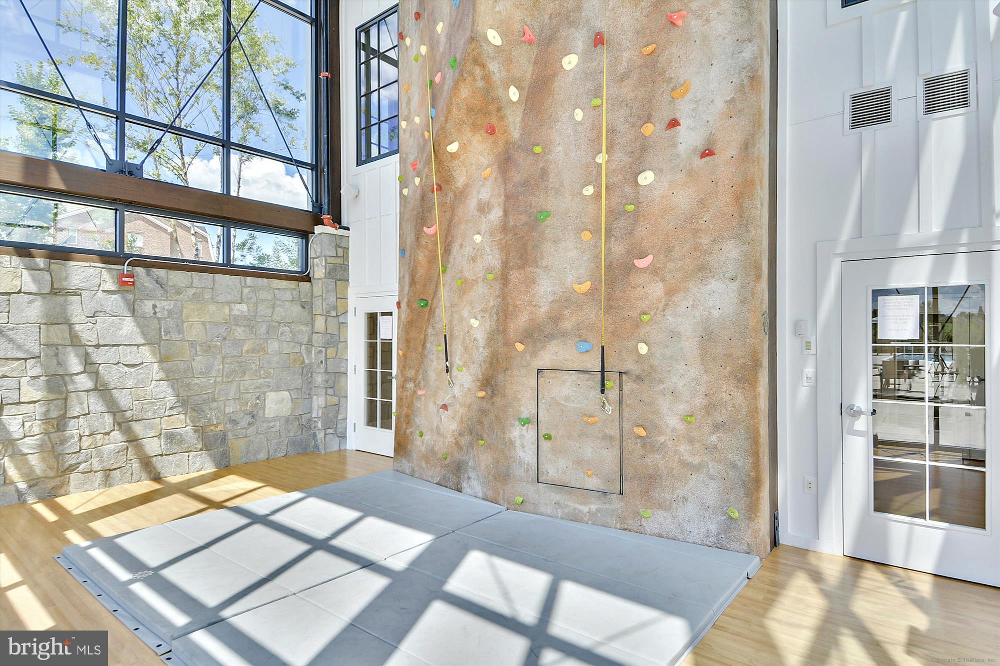 CROWN FARM - Residential