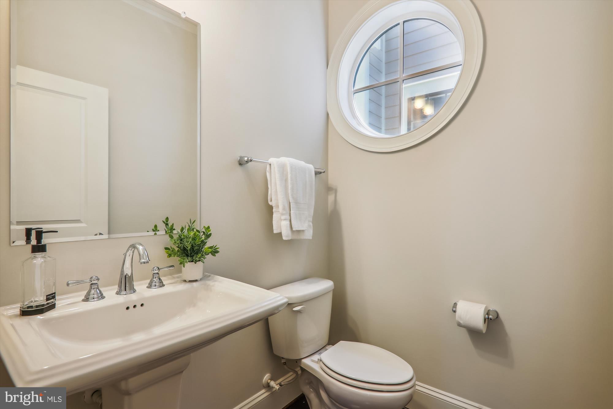 CROWN FARM - Residential