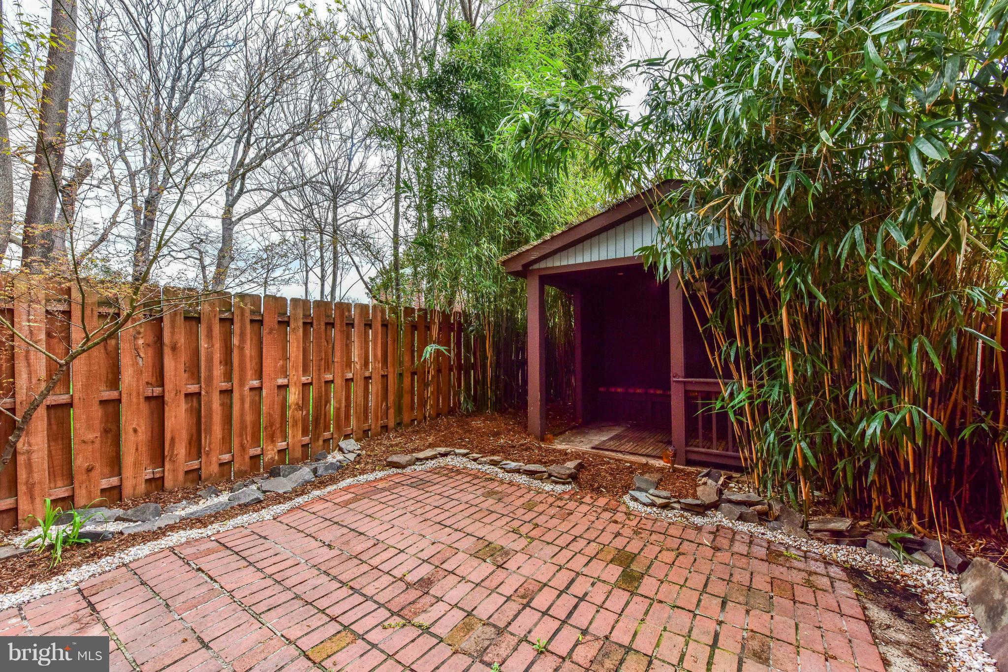 WARWICK VILLAGE - Residential