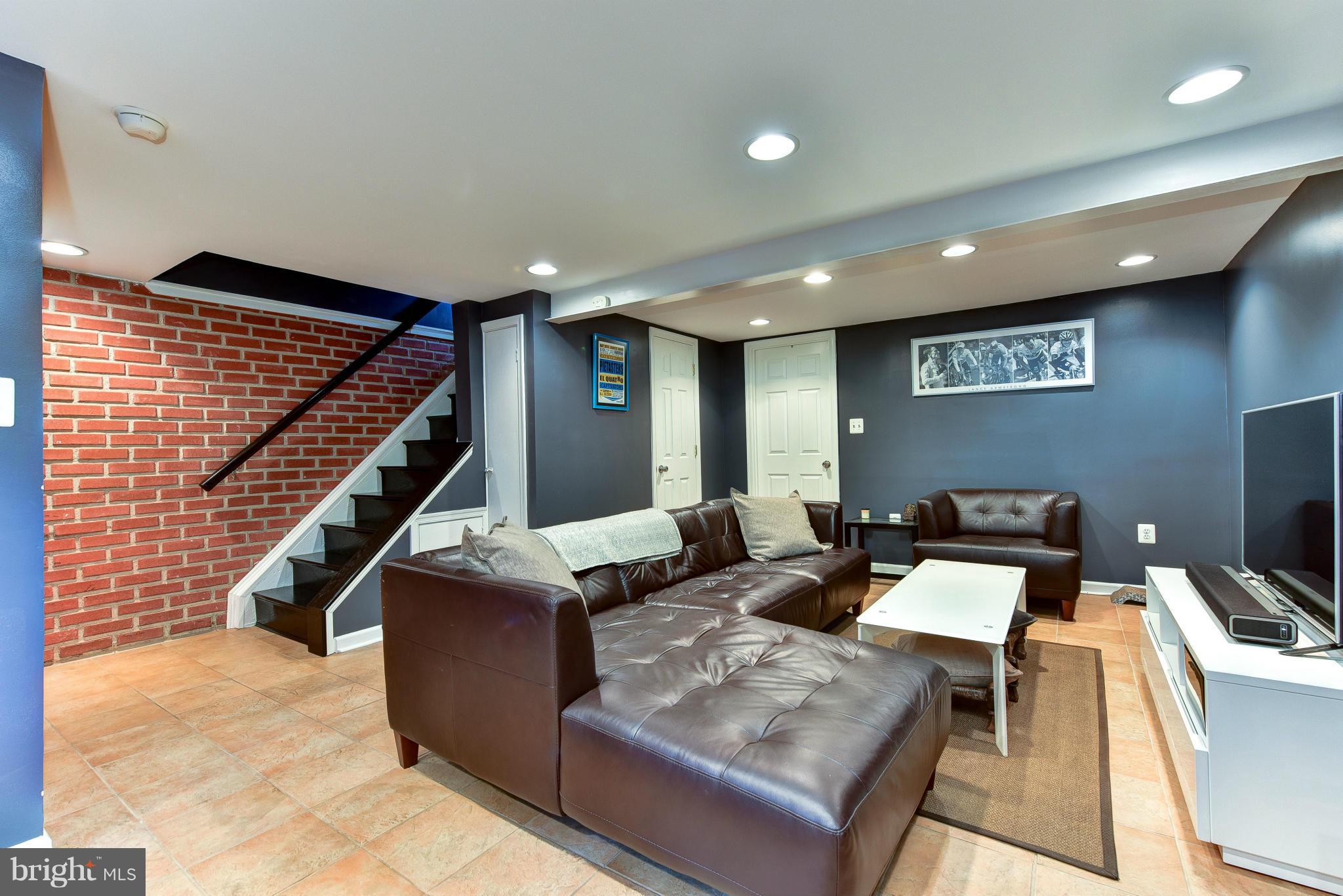 WARWICK VILLAGE - Residential