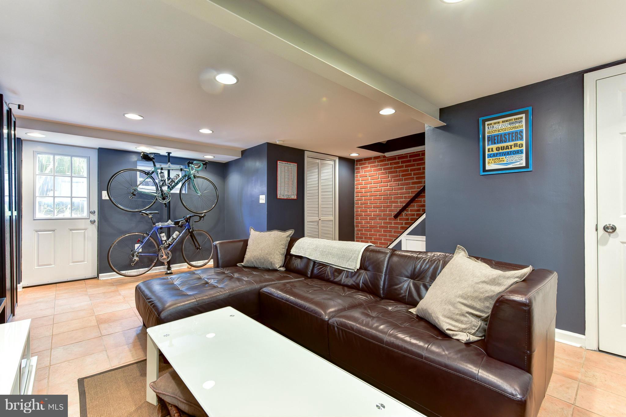 WARWICK VILLAGE - Residential