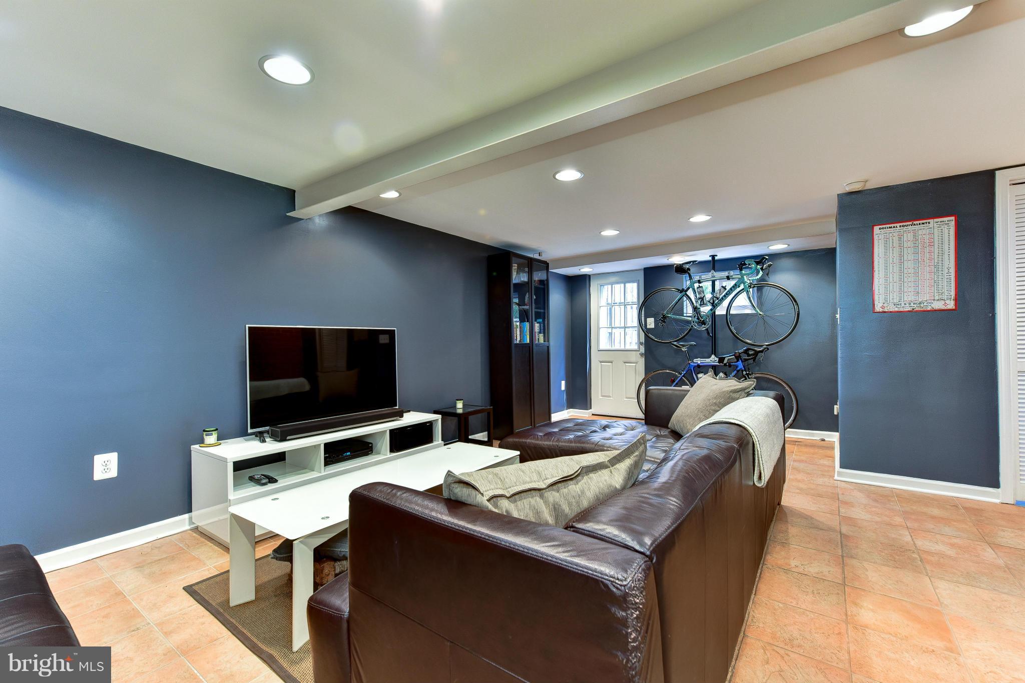 WARWICK VILLAGE - Residential