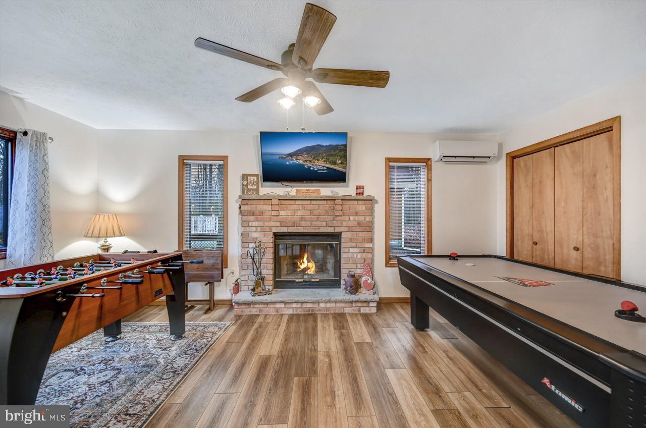 ARROWHEAD  LAKES - Residential