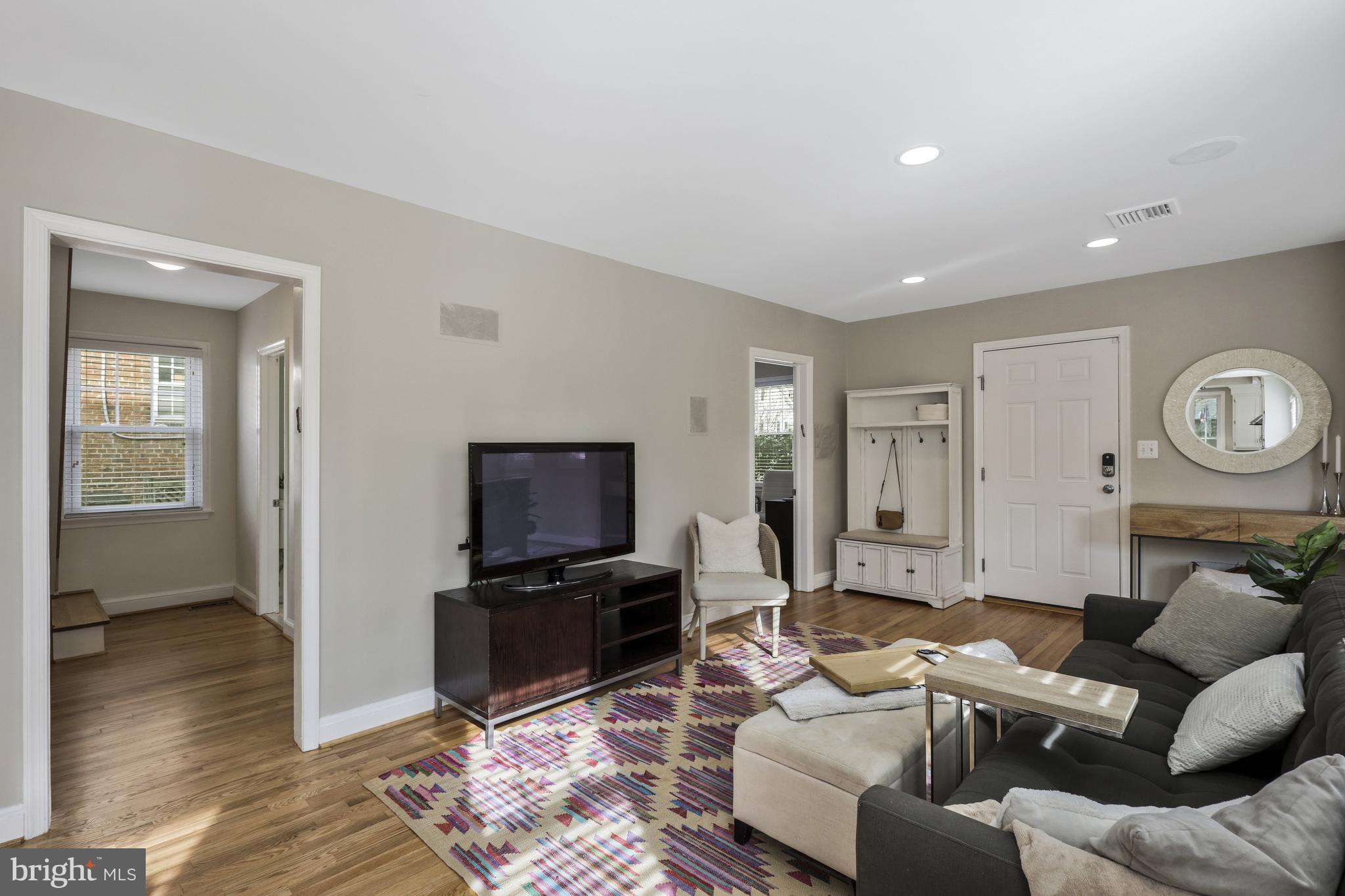 ROSEMONT PARK - Residential