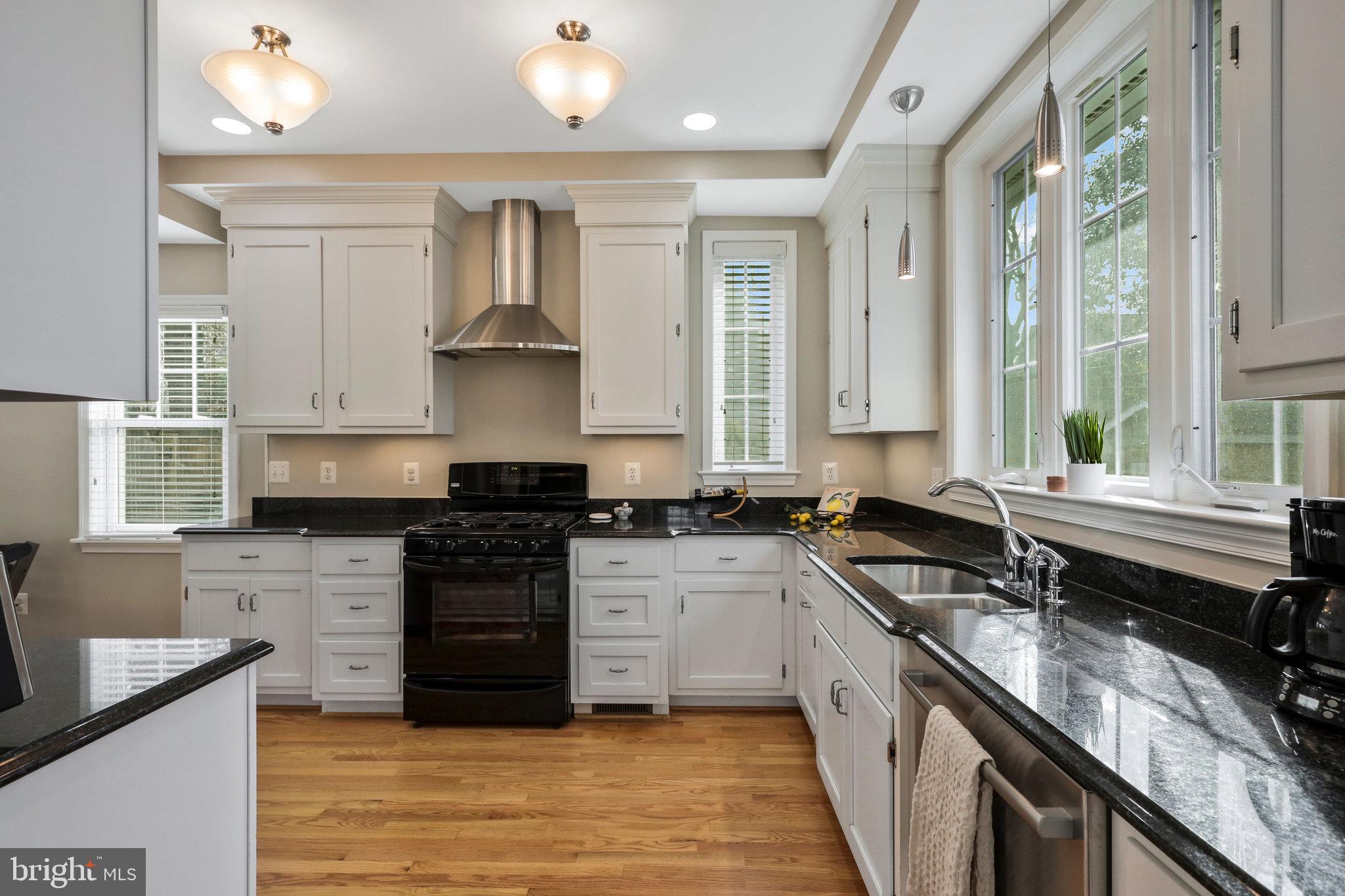 ROSEMONT PARK - Residential