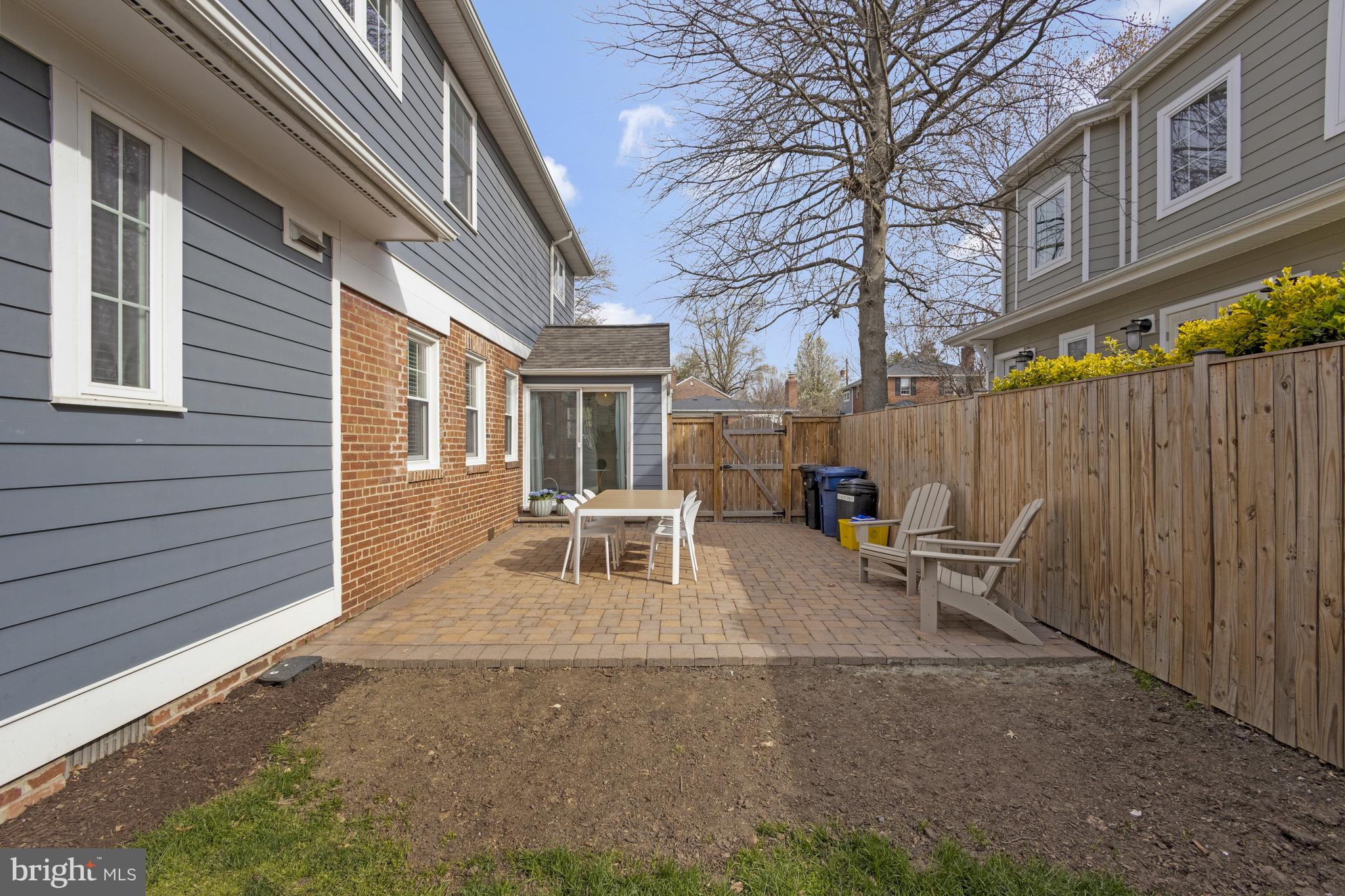 ROSEMONT PARK - Residential