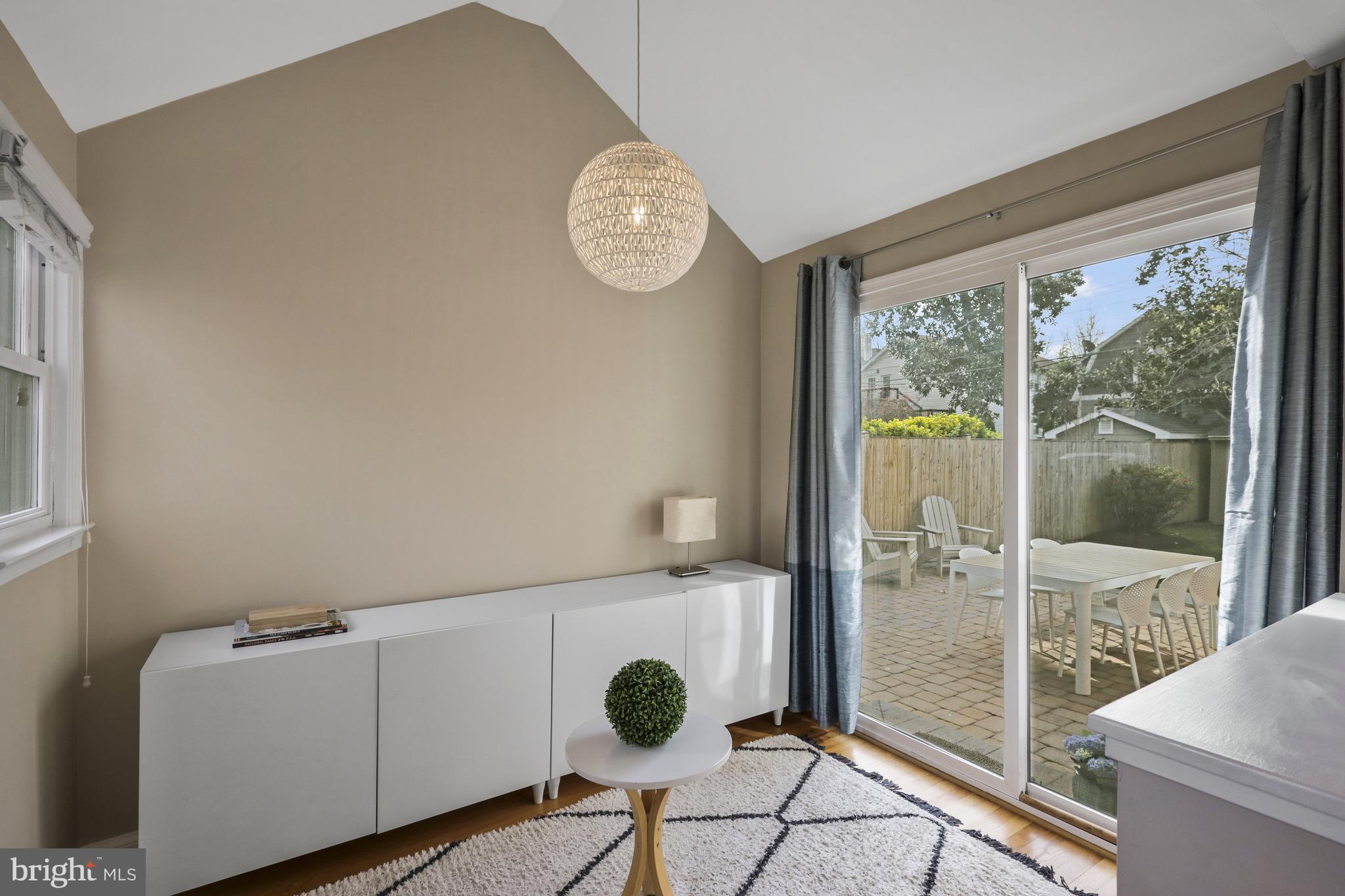 ROSEMONT PARK - Residential