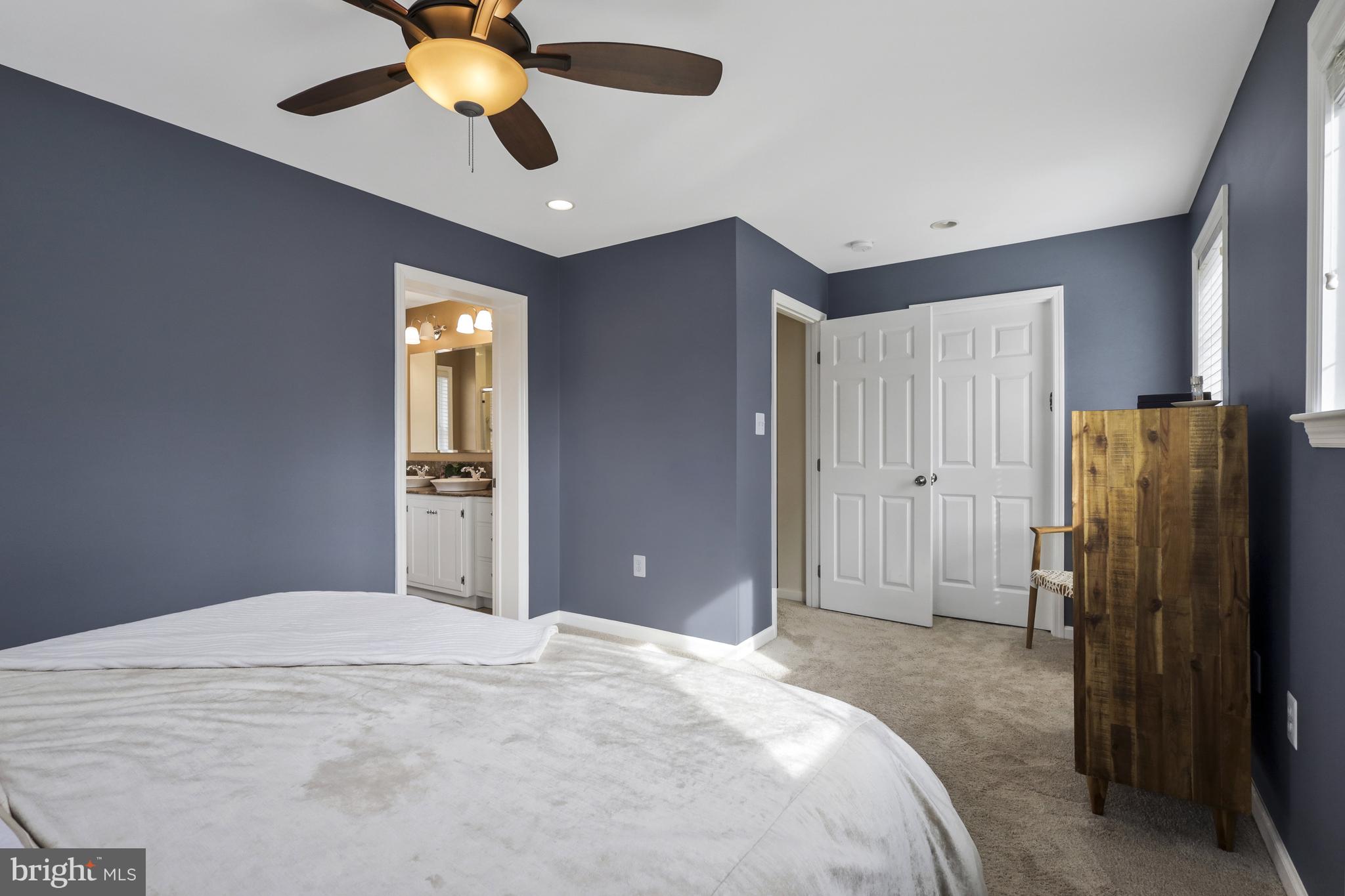 ROSEMONT PARK - Residential